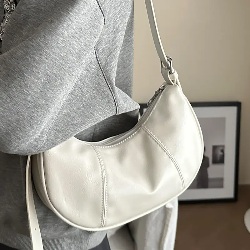White Pouchy Shoulder Messenger Bag 2024 - Image 7