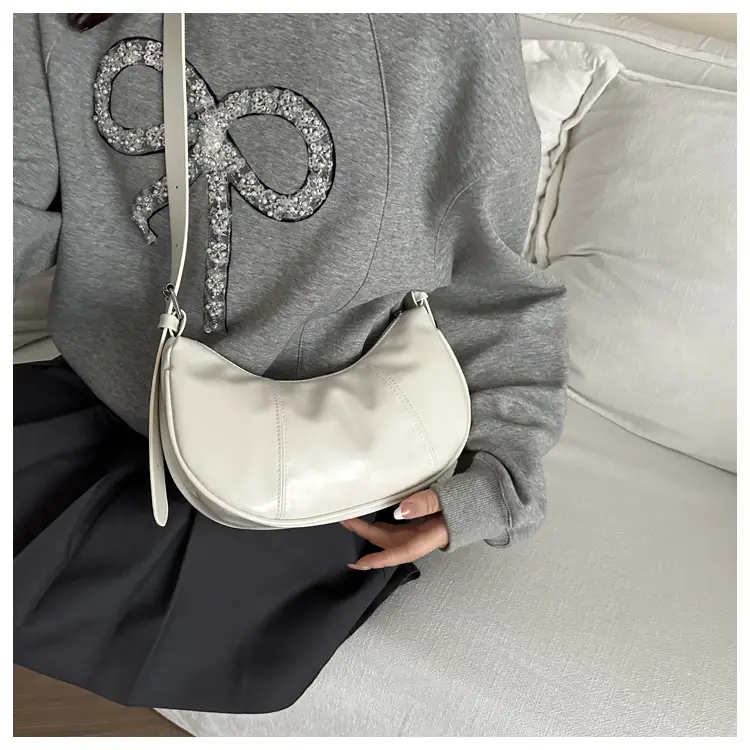 White Pouchy Shoulder Messenger Bag 2024 — feature 19