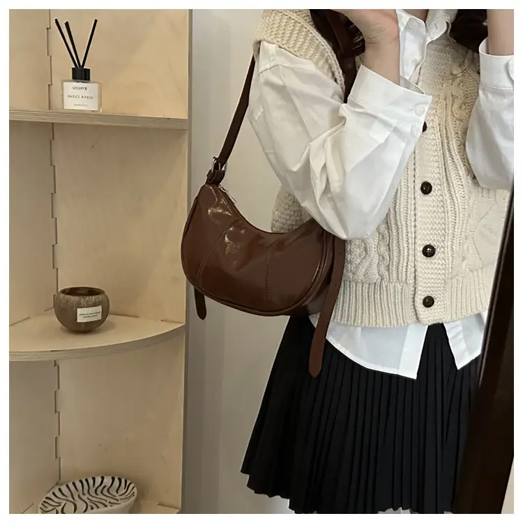 White Pouchy Shoulder Messenger Bag 2024 — feature 25