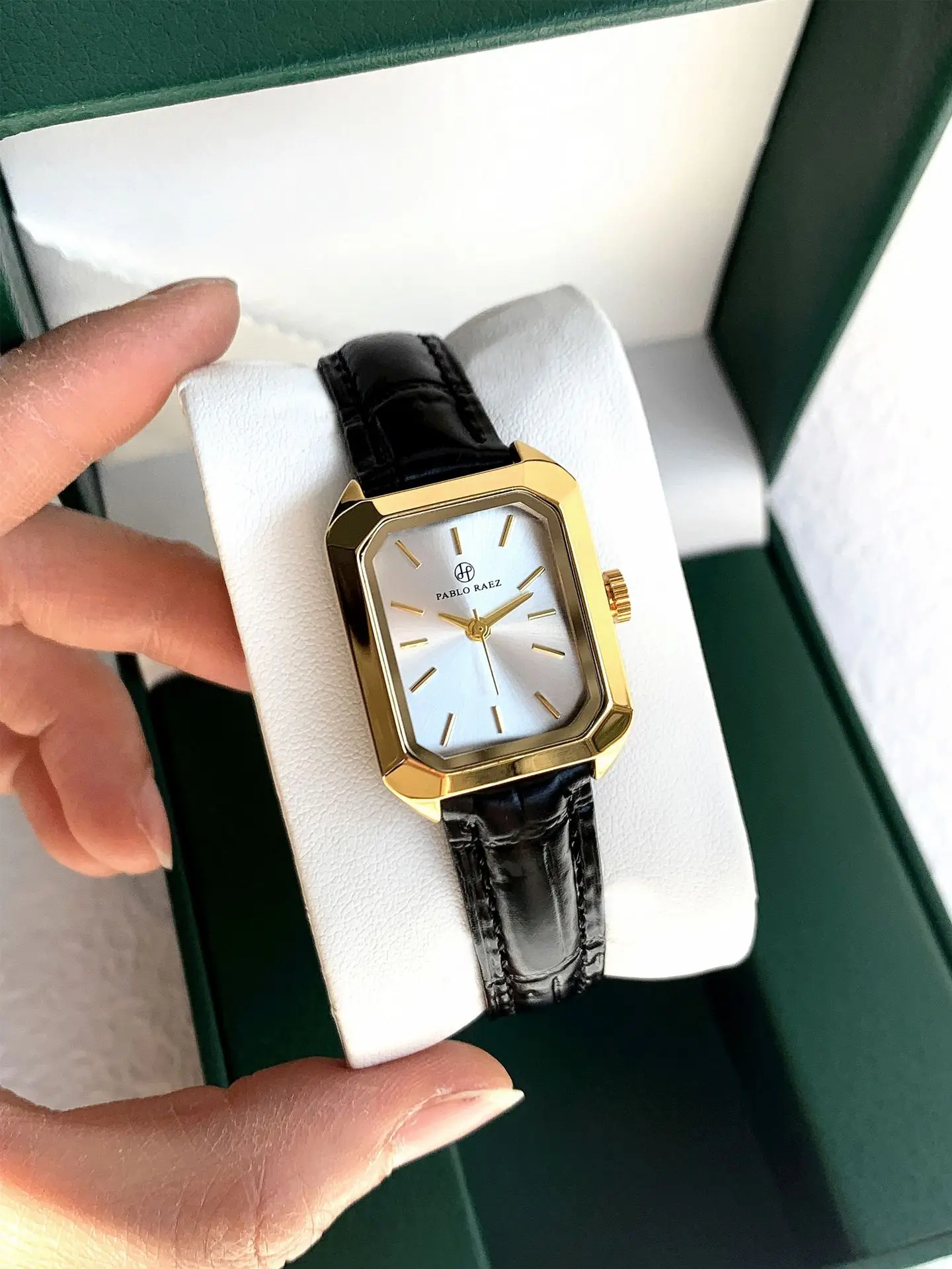 Women's Square Watch Gold Black Leather Quartz Wristwatch — feature 9