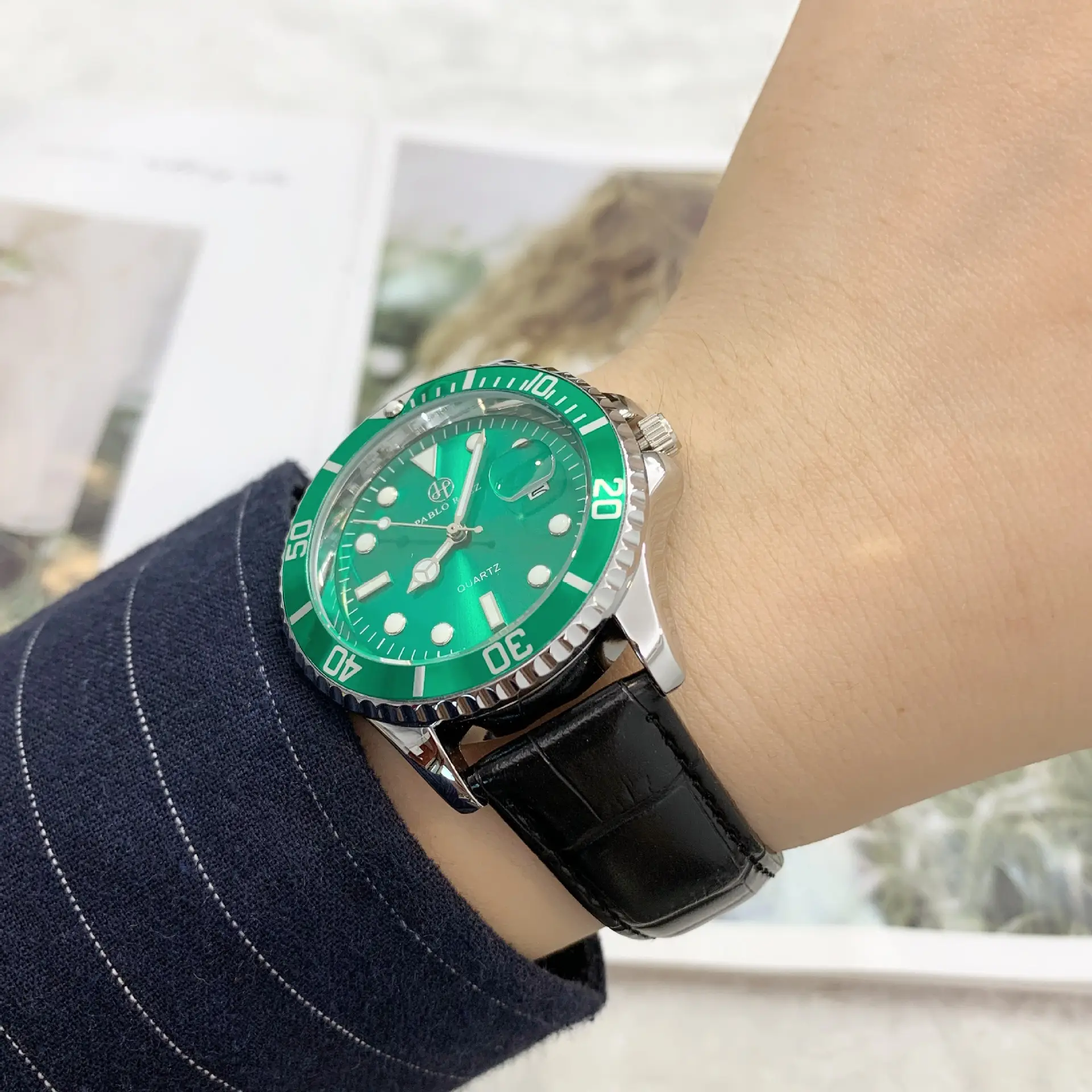 Men's Green Dial Waterproof Quartz Watch - Image 6