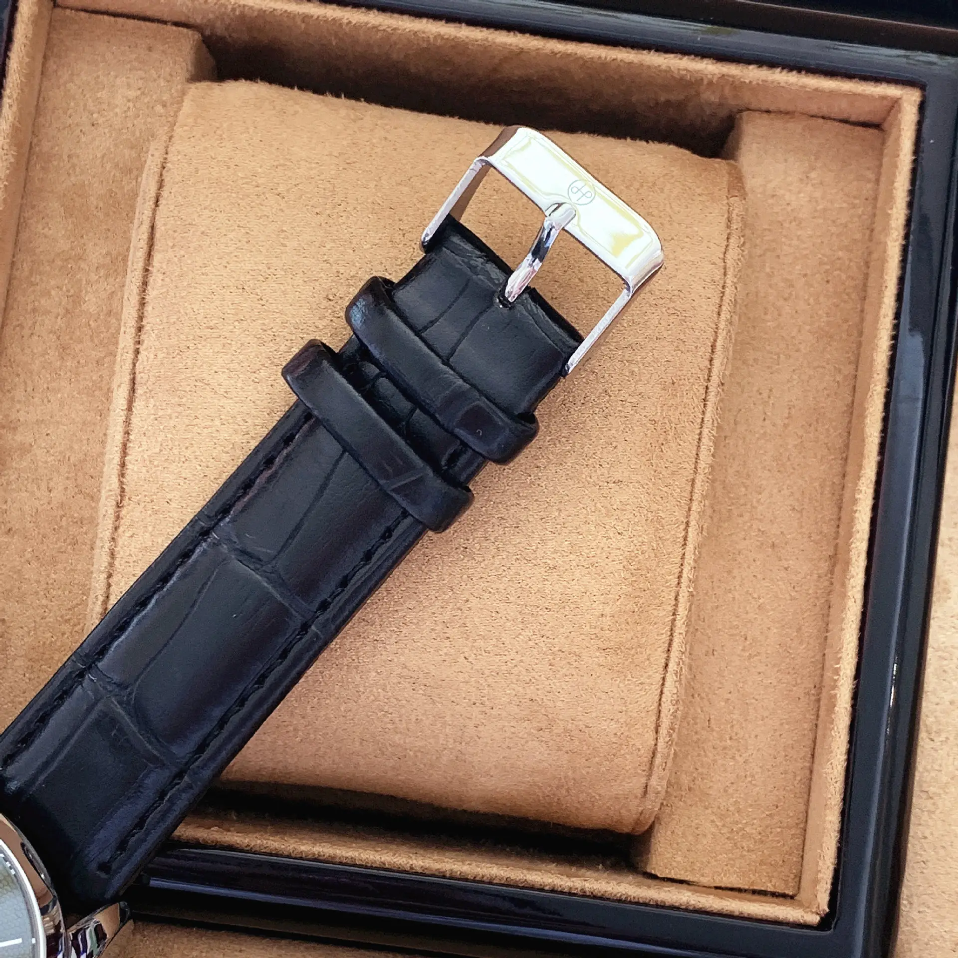 Men's Quartz Watch Brown Leather Strap White Dial — feature 18