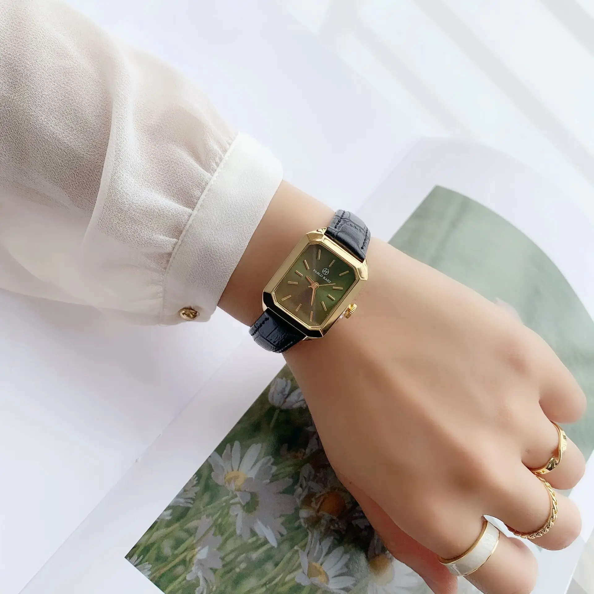 Light Luxury Green Watch for Women Office Gift — feature 17