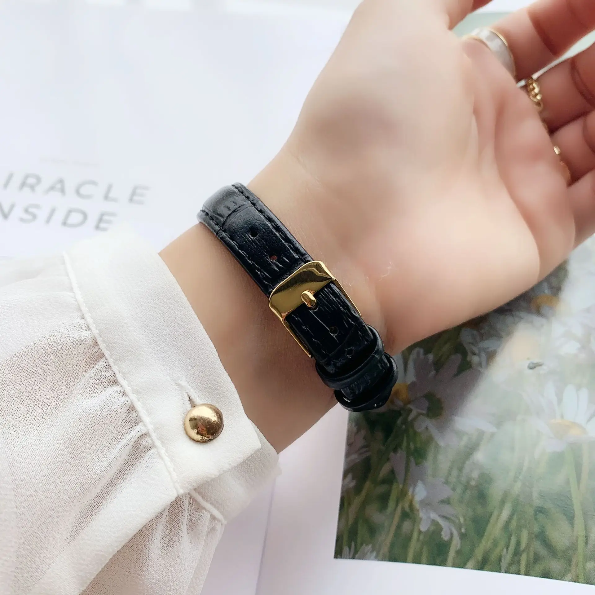 Light Luxury Green Watch for Women Office Gift — feature 18