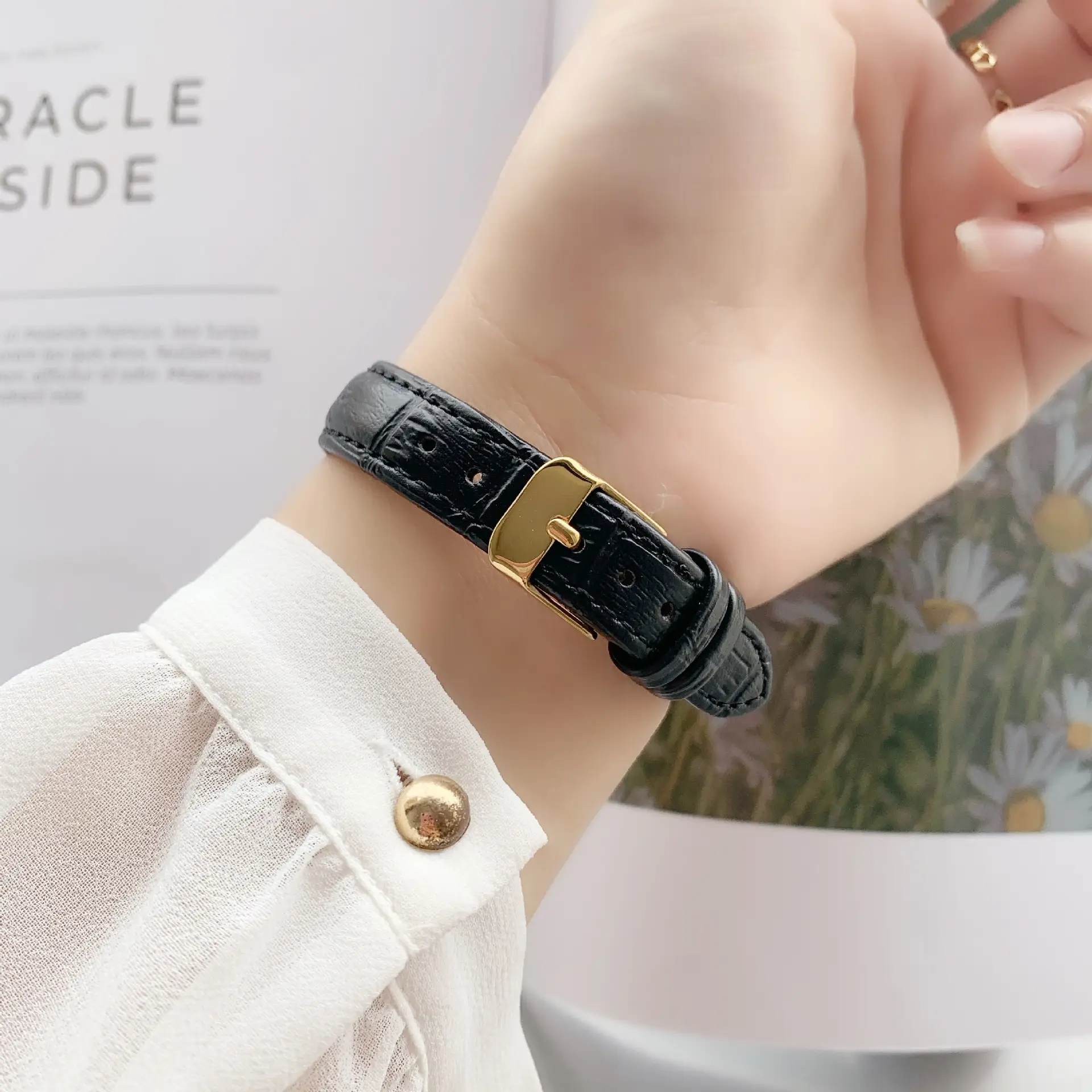 Light Luxury Green Watch for Women Office Gift — feature 28