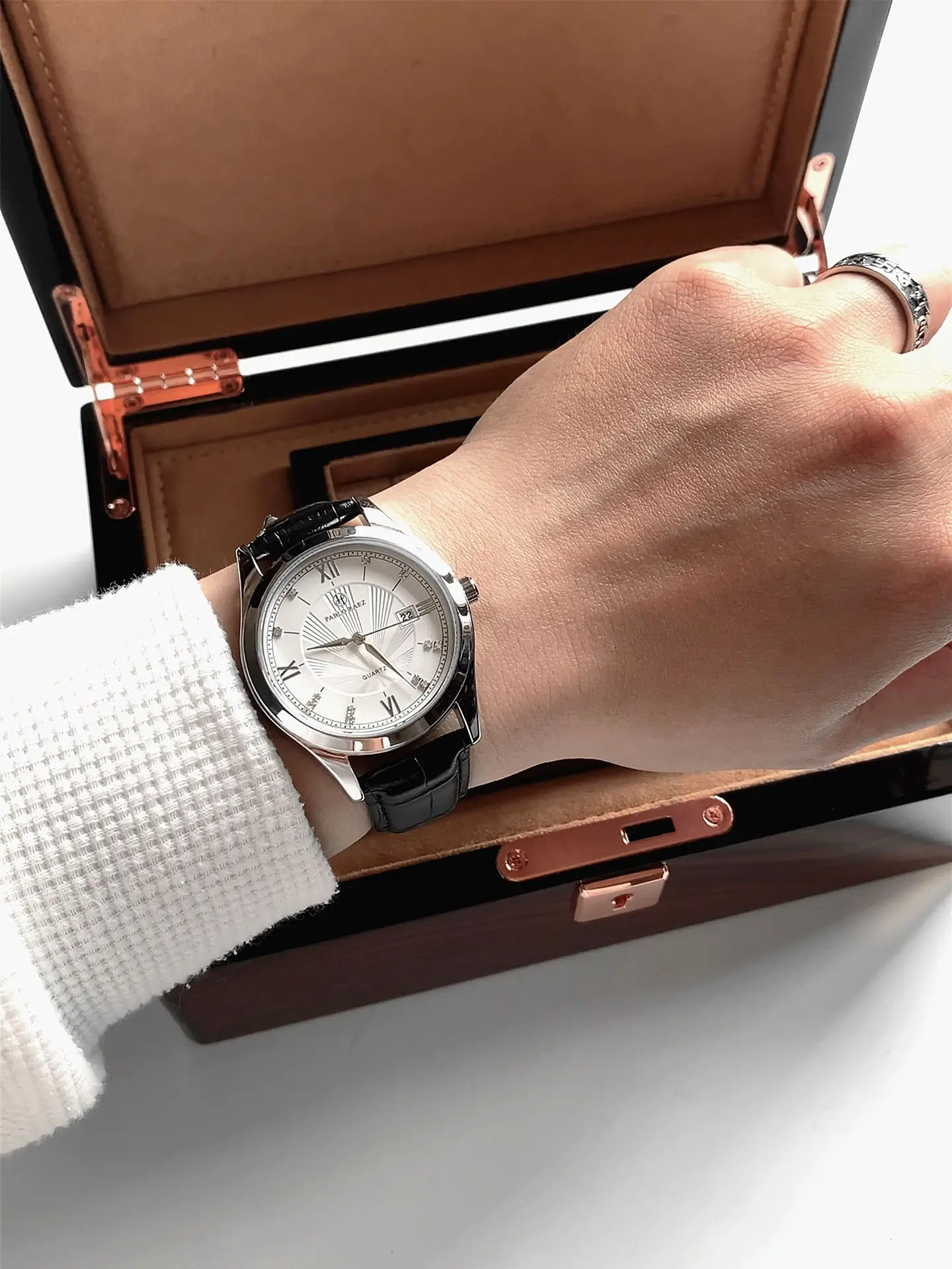 Men's Automatic Quartz Business Calendar Watch Black Leather Band — feature 10