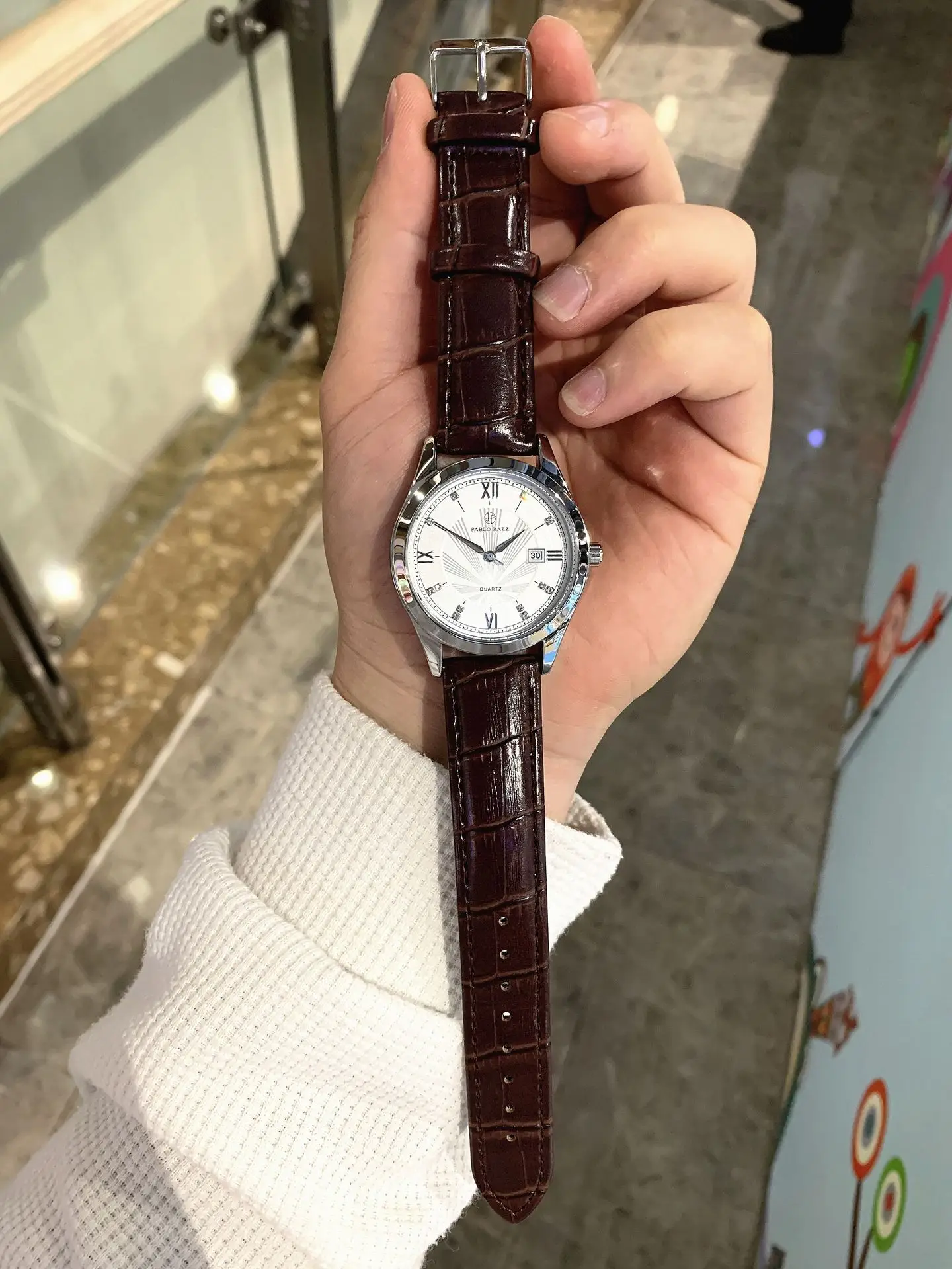 Men's Automatic Quartz Business Calendar Watch Black Leather Band — feature 17