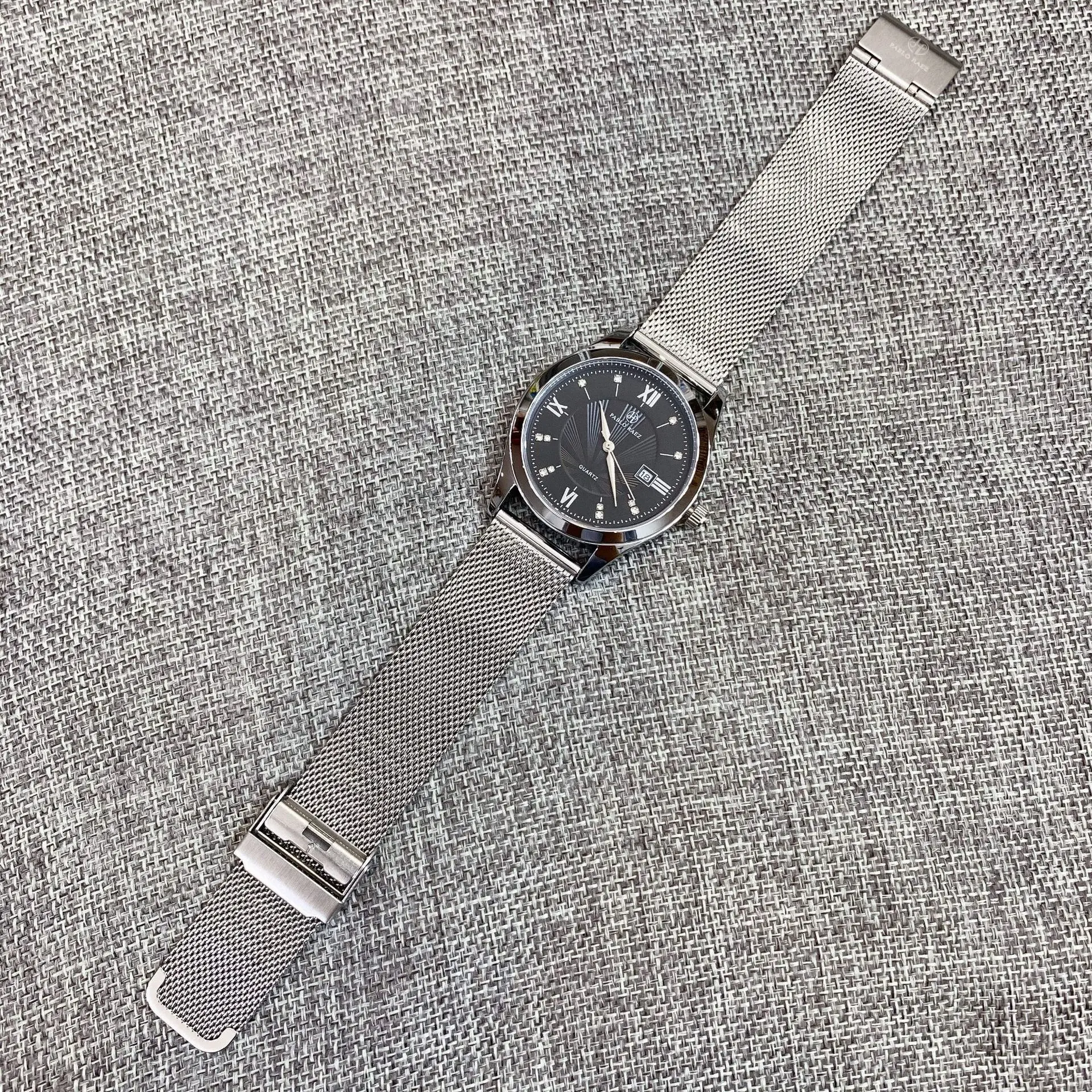 Men's Automatic Quartz Business Calendar Watch Black Leather Band — feature 30