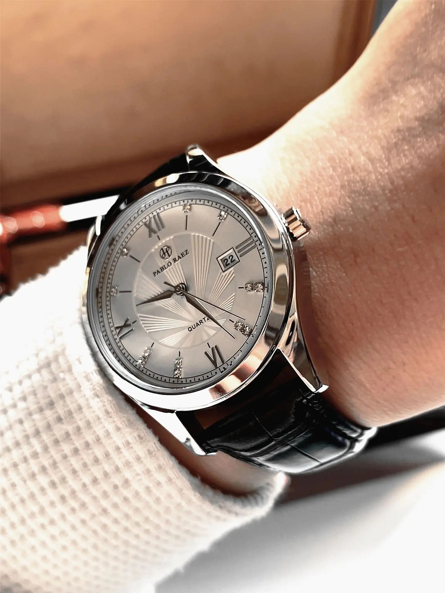 Men's Automatic Quartz Business Calendar Watch Black Leather Band — feature 8