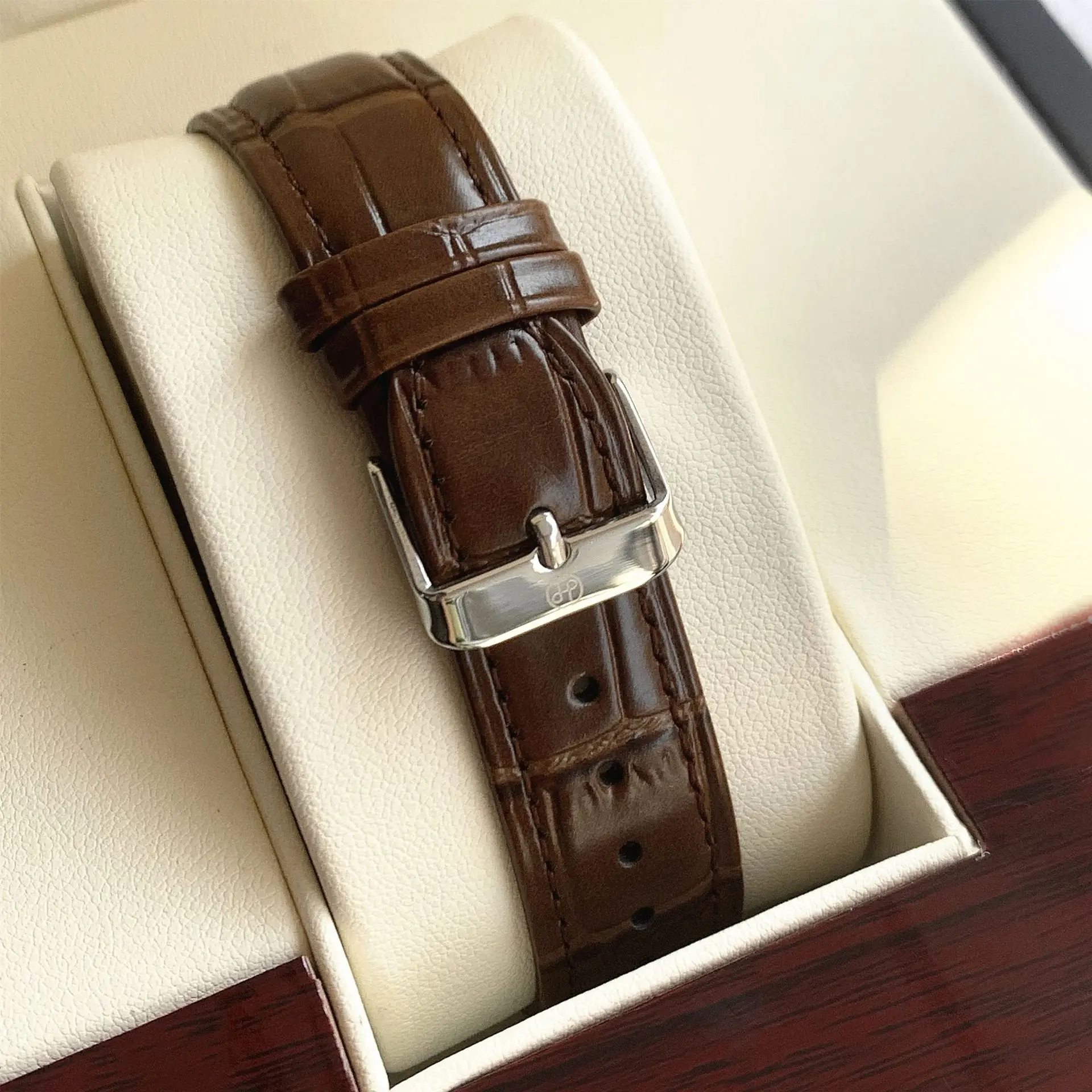 Men's Quartz Watch Brown Leather Band Waterproof Fashion - Image 11