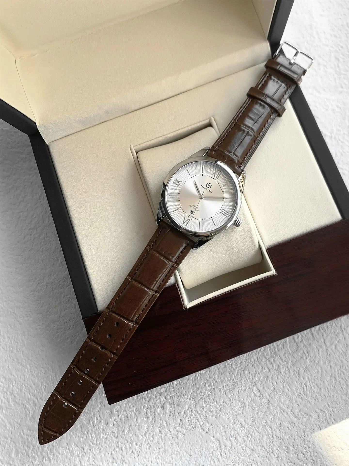 Men's Quartz Watch Brown Leather Band Waterproof Fashion — feature 10