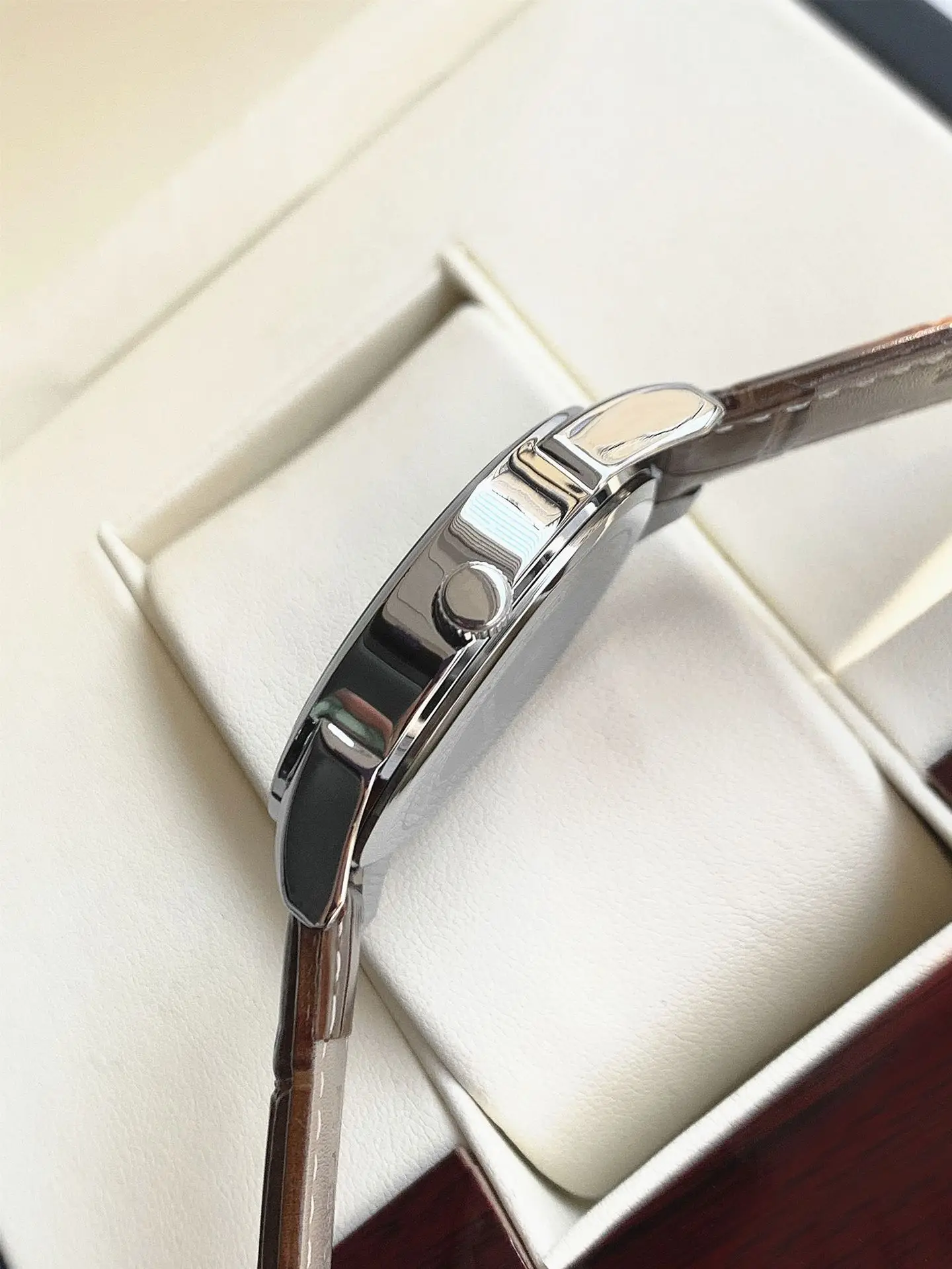 Men's Quartz Watch Brown Leather Band Waterproof Fashion — feature 11