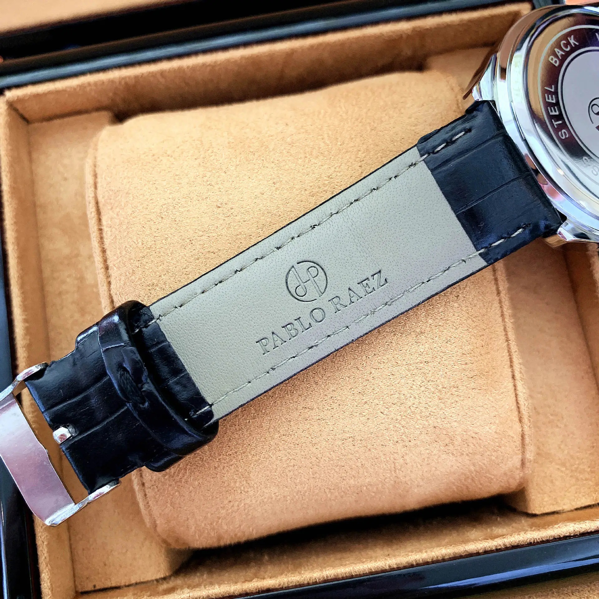 Men's Quartz Watch with Black Leather Strap and Stainless Steel Case — feature 22