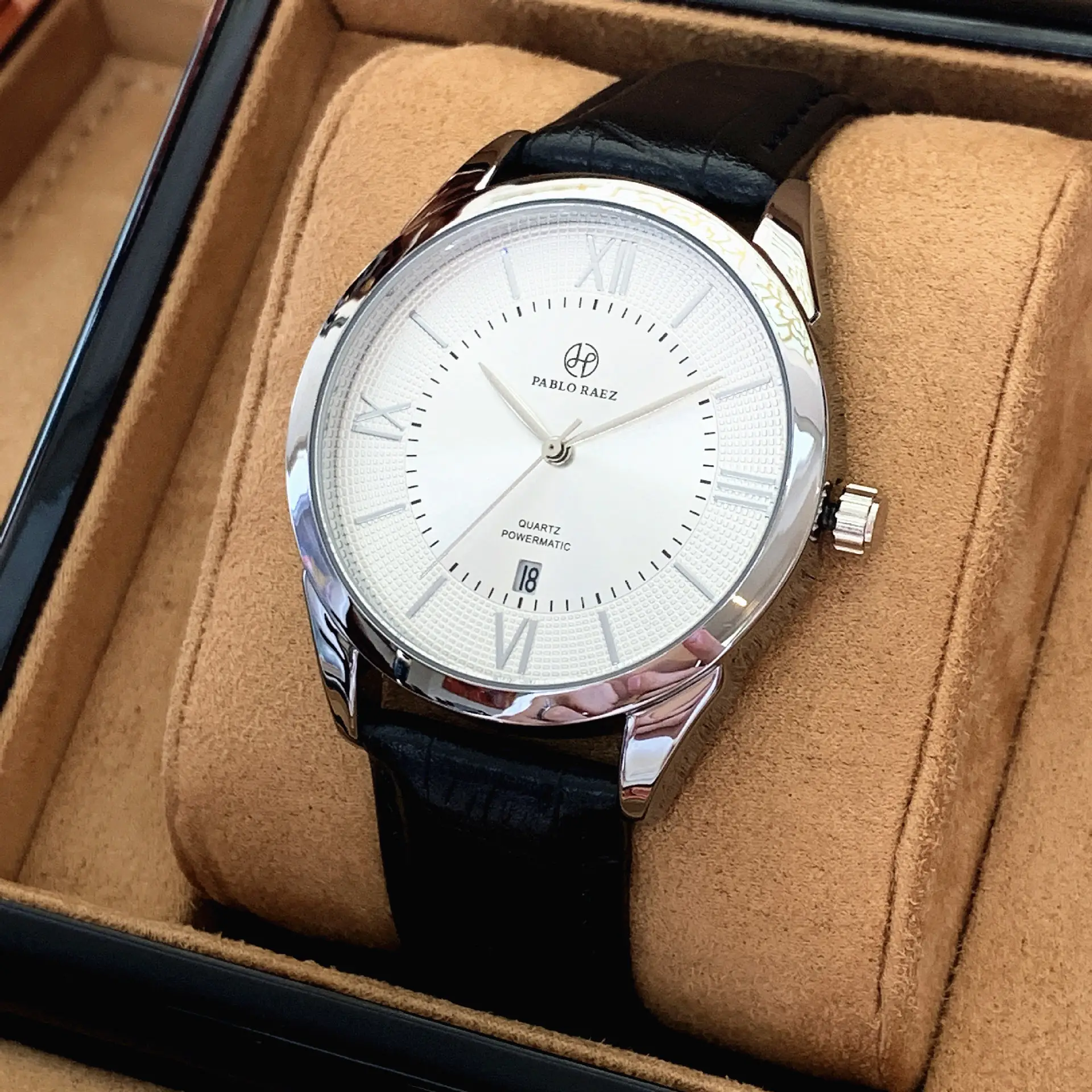 Men's Quartz Watch with Black Leather Strap and Stainless Steel Case — feature 32