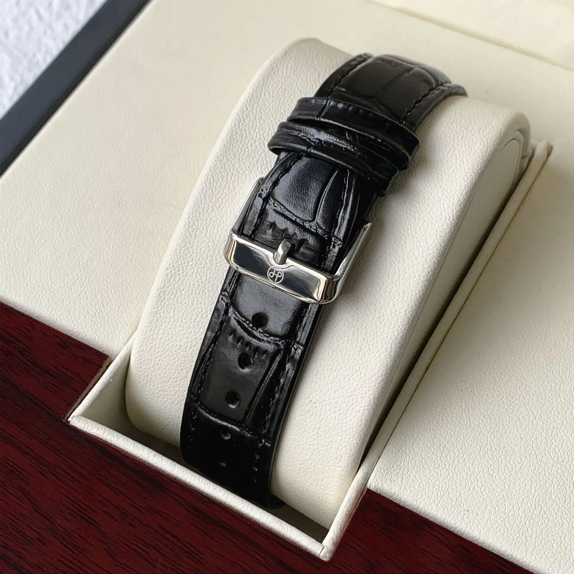 Men's Black Quartz Watch with Leather Belt - Image 9