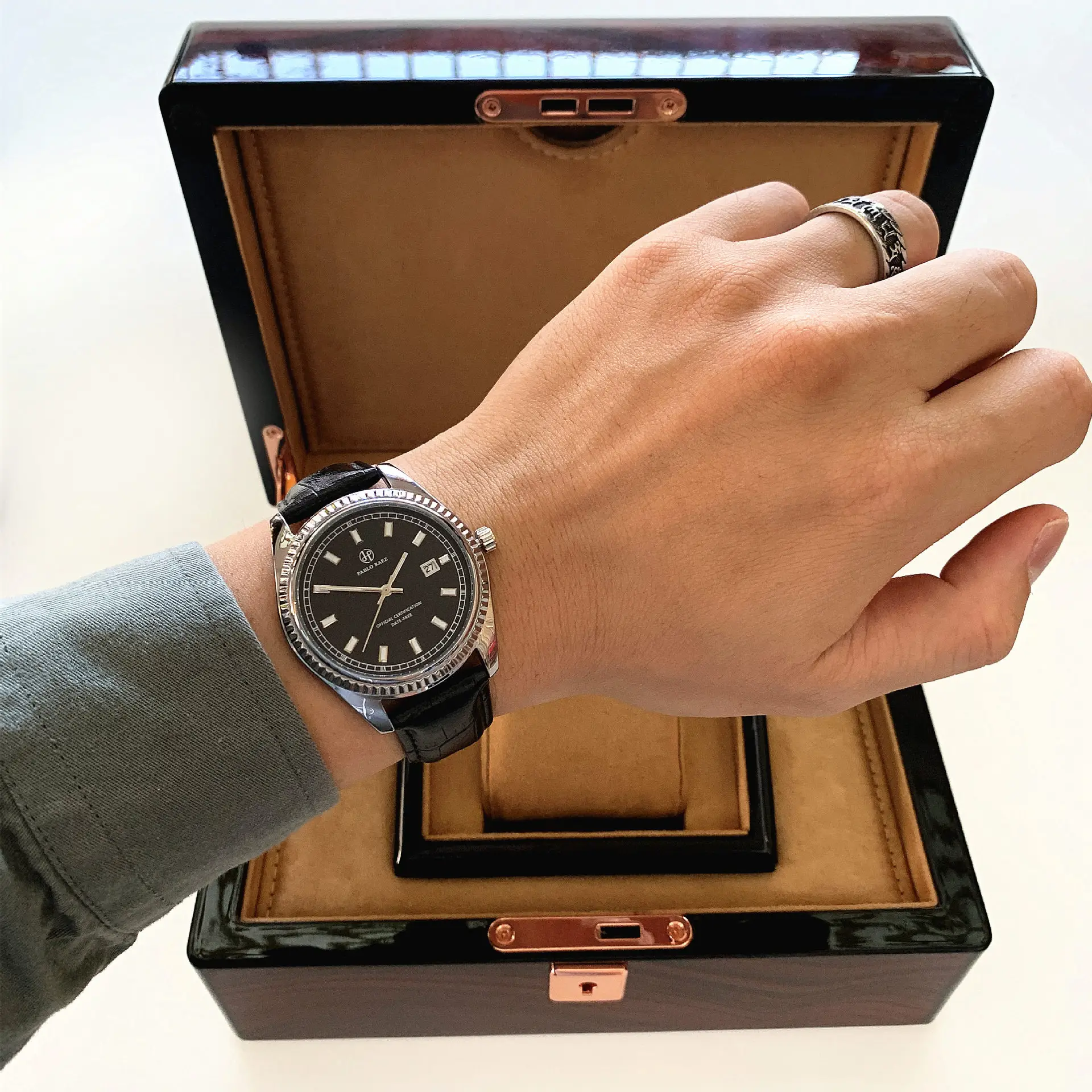 Luminous Men's Watch Black Stainless Strap Waterproof — feature 10