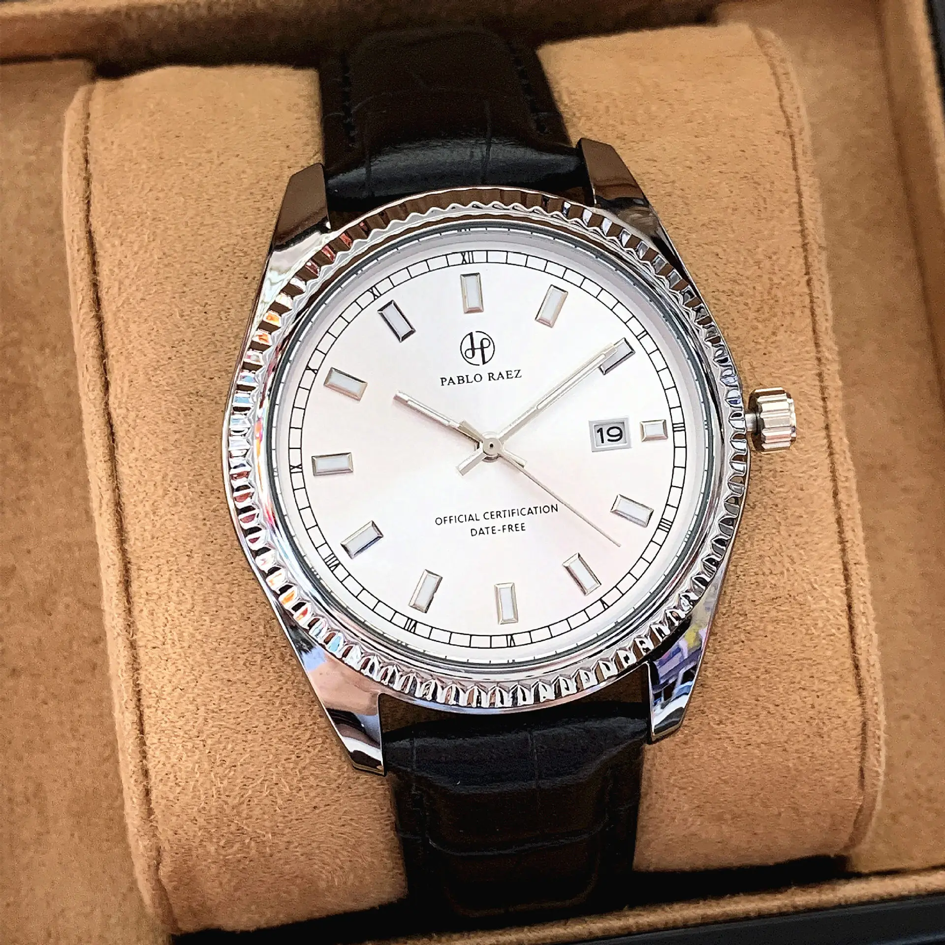 Luminous Men's Watch Black Stainless Strap Waterproof — feature 16