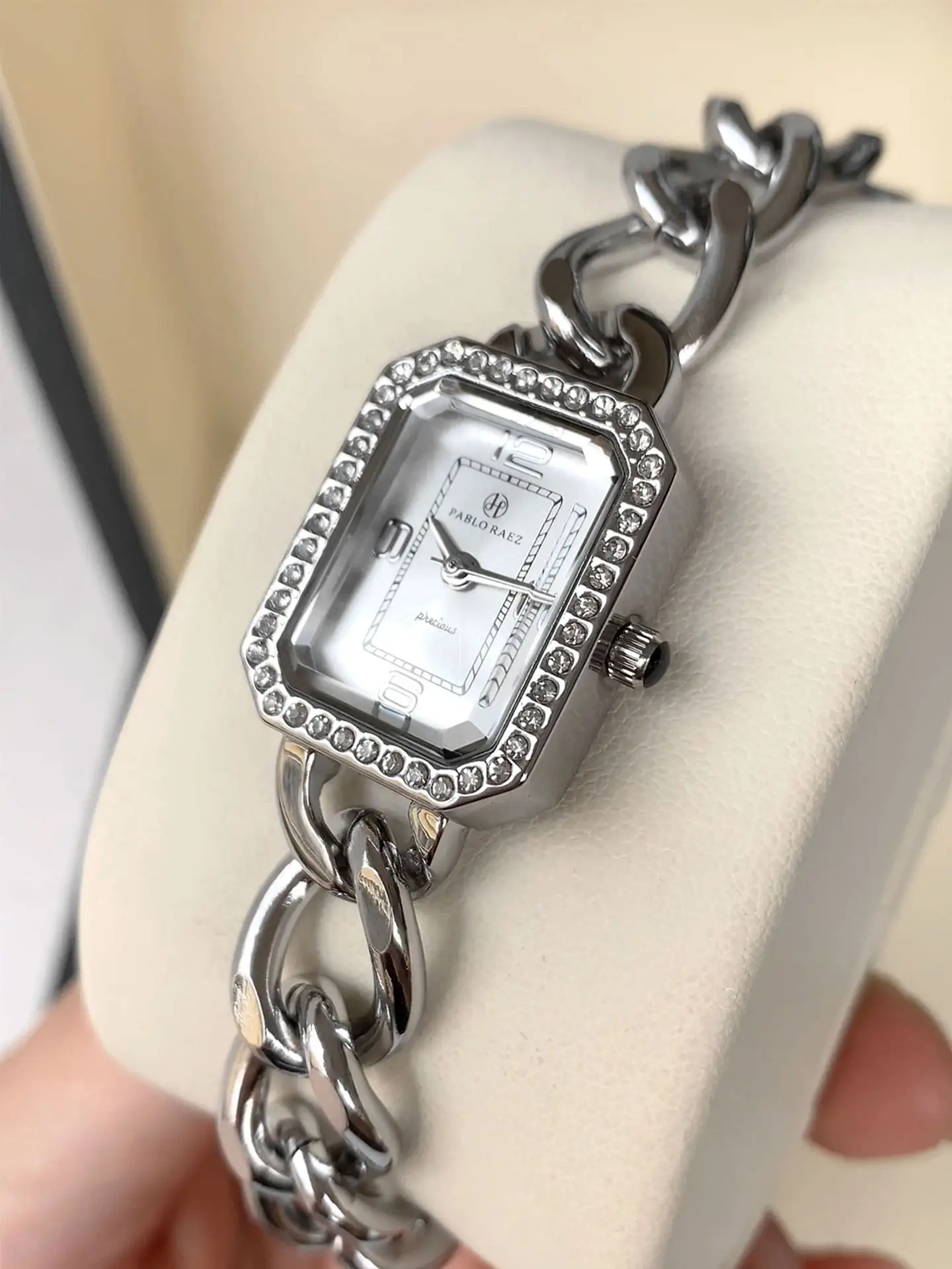 Light Luxury Women's Square Rhinestone Bracelet Watch — feature 10