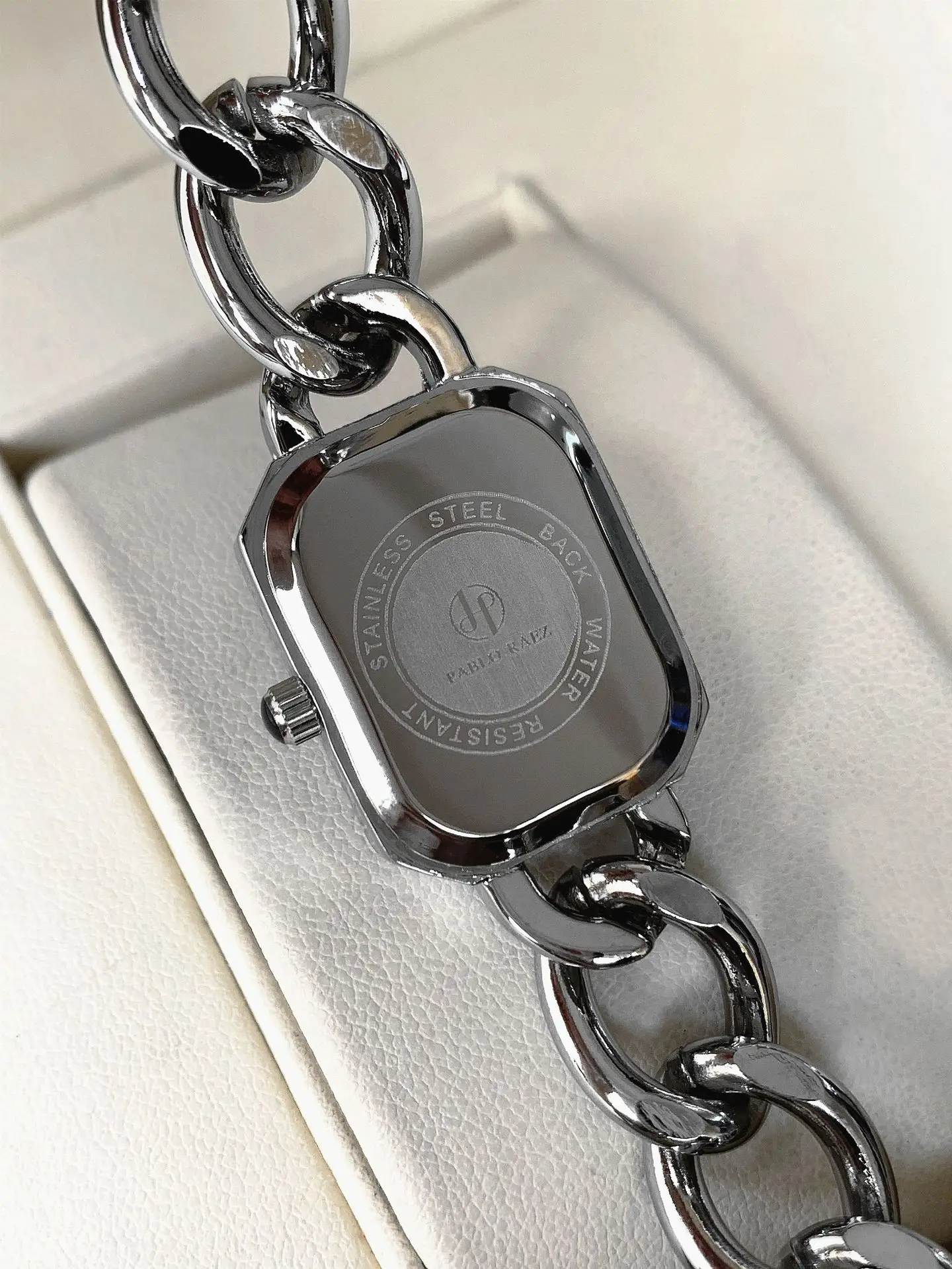 Light Luxury Women's Square Rhinestone Bracelet Watch — feature 15
