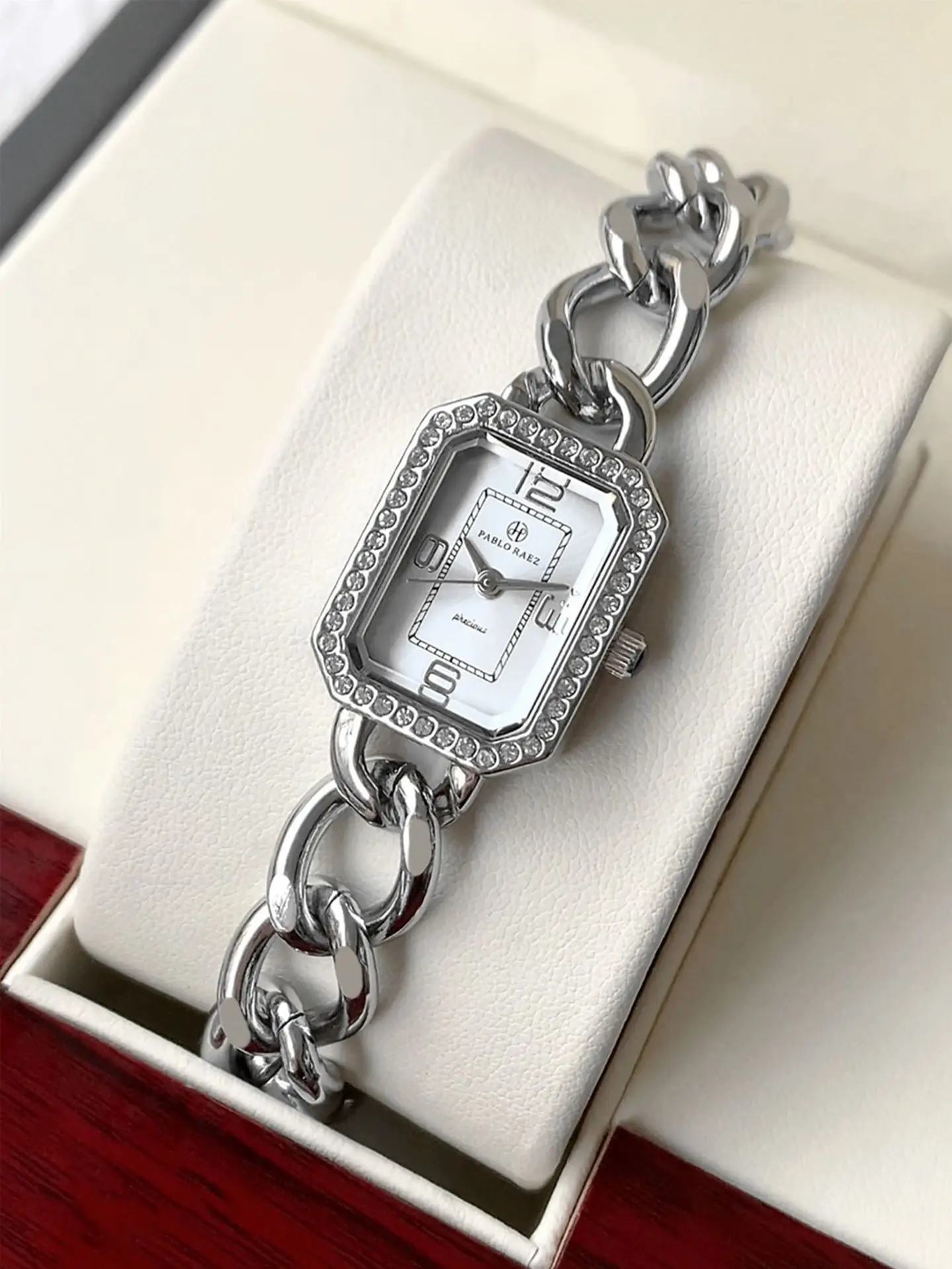 Light Luxury Women's Square Rhinestone Bracelet Watch — feature 8
