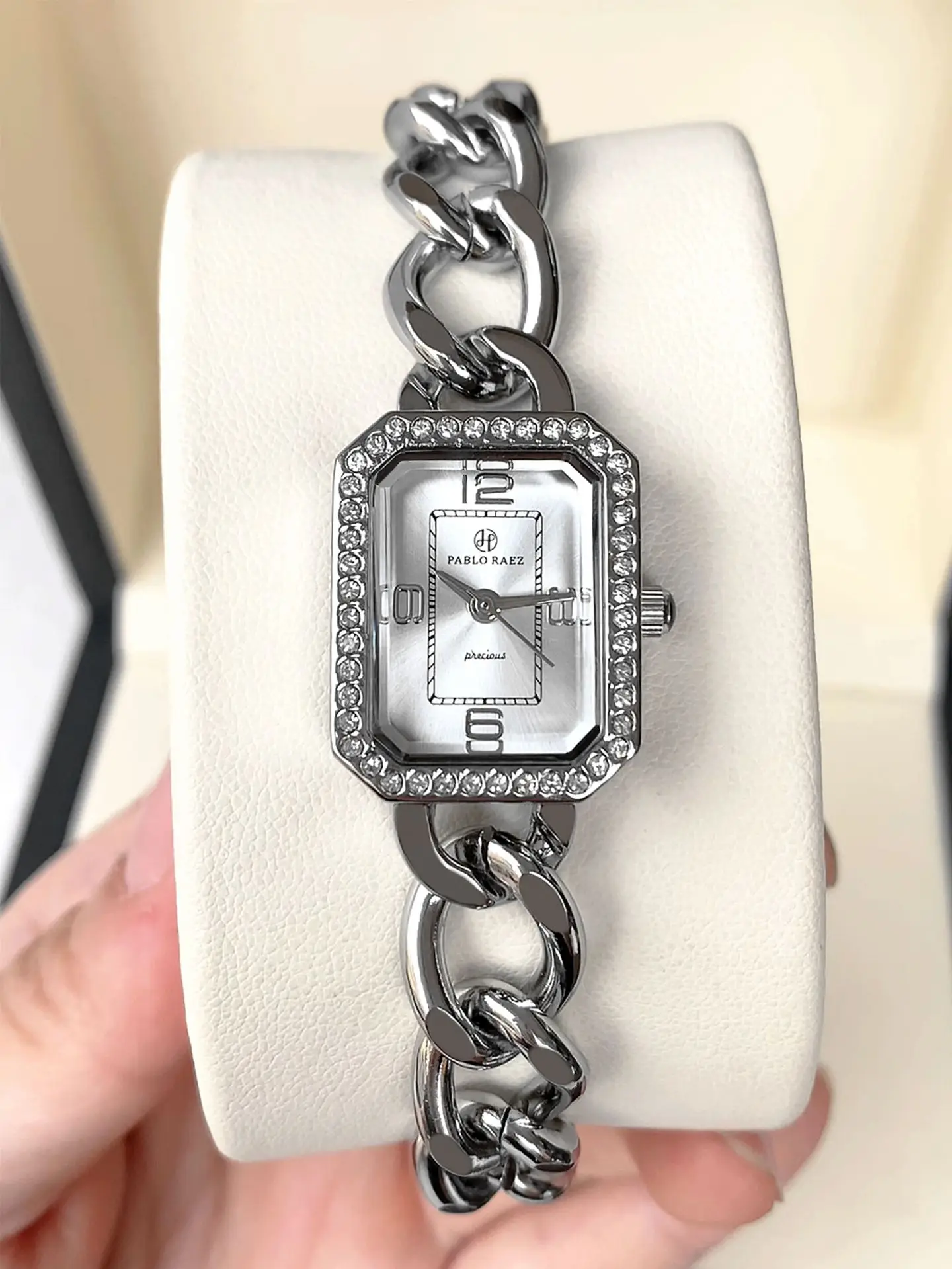 Light Luxury Women's Square Rhinestone Bracelet Watch — feature 9