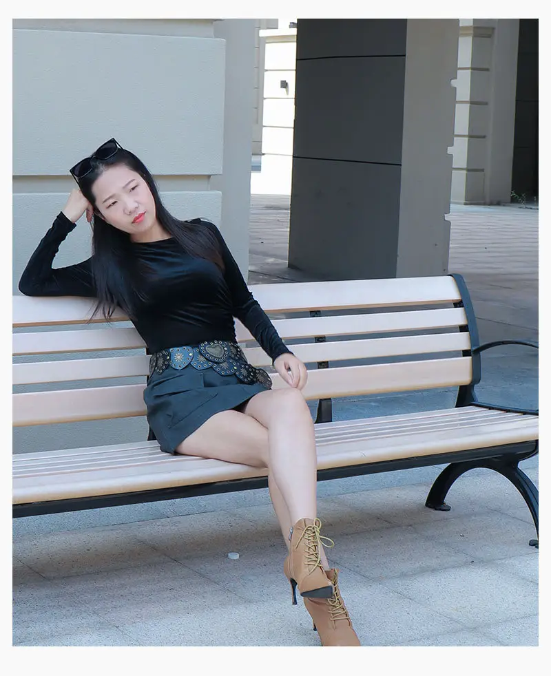 Women's Belt with Hollow Air Eye Design — feature 14