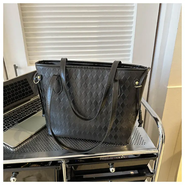 Large Capacity Korean Style Shoulder Bag Women 2023 — feature 20