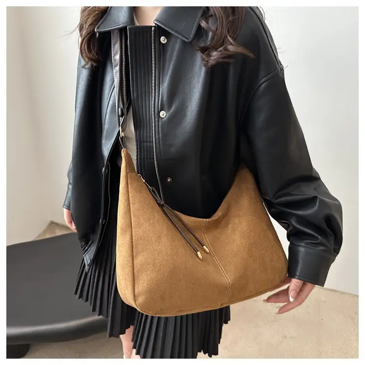 Black Frosted Shoulder Bag for Women 2024 — feature 10