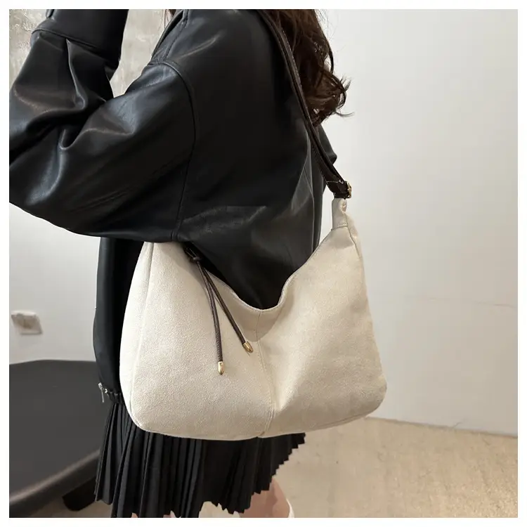 Black Frosted Shoulder Bag for Women 2024 — feature 15