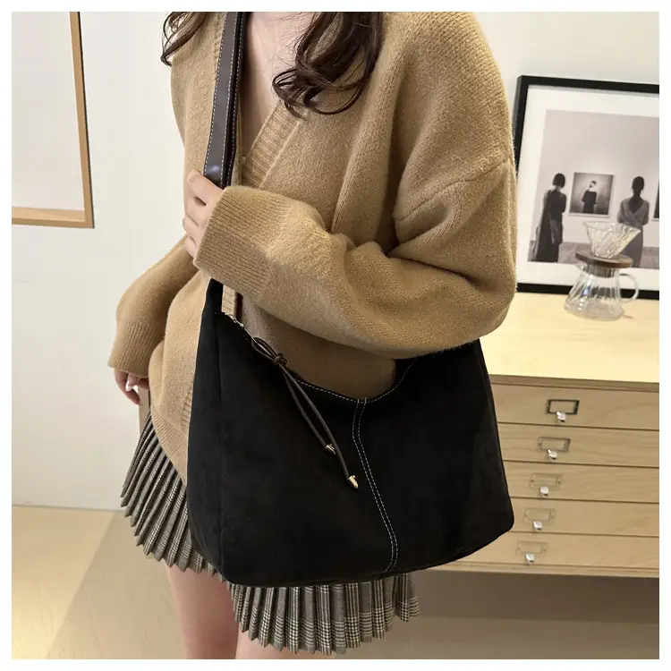 Black Frosted Shoulder Bag for Women 2024 — feature 19
