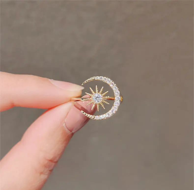 Gold Star Moon Ring with Full Diamond Setting — feature 3