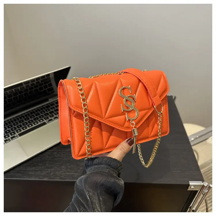 White Chain Crossbody Bag Women 2024 — feature 9