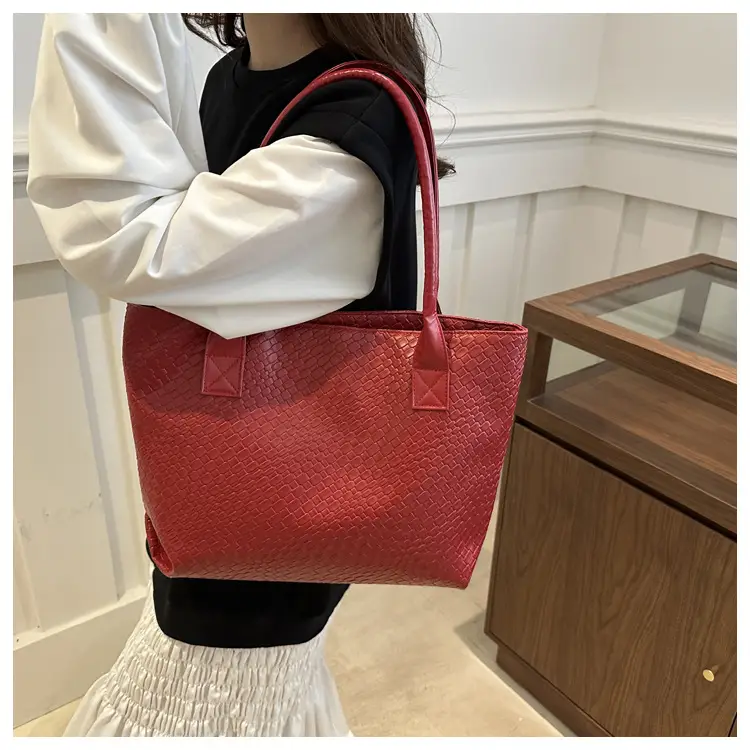 Women Woven Handbag Large Capacity Retro 2024 — feature 17