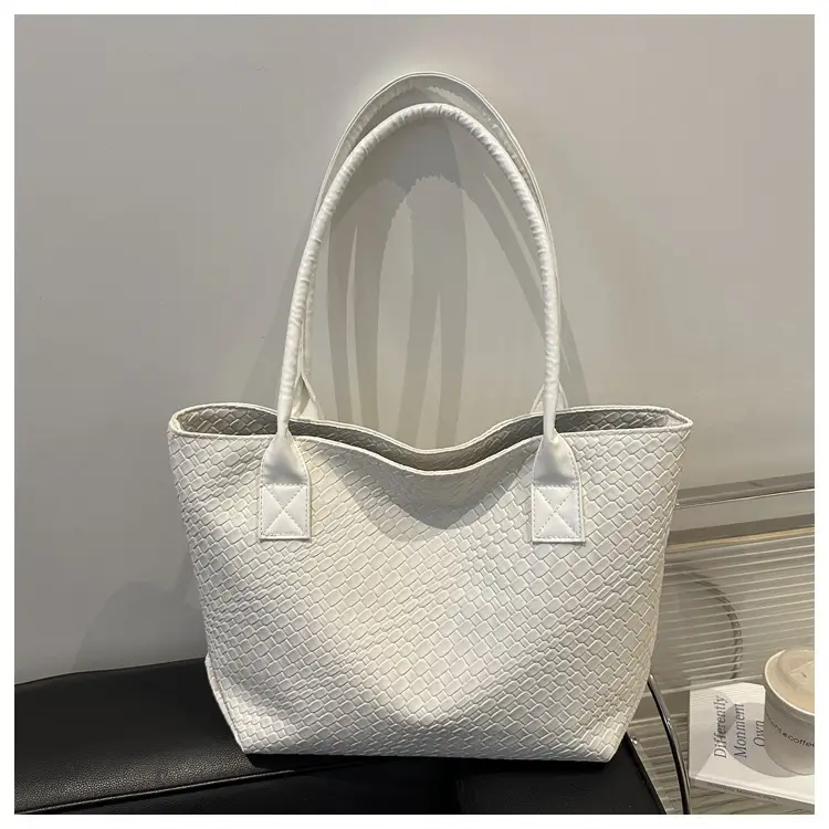 Women Woven Handbag Large Capacity Retro 2024 - Image 2