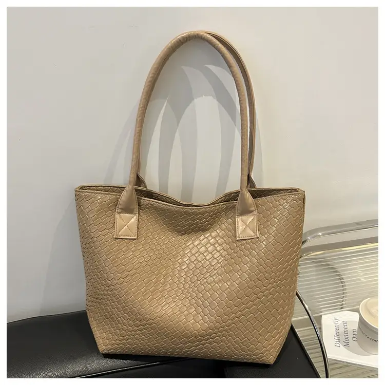 Women Woven Handbag Large Capacity Retro 2024 - Image 3