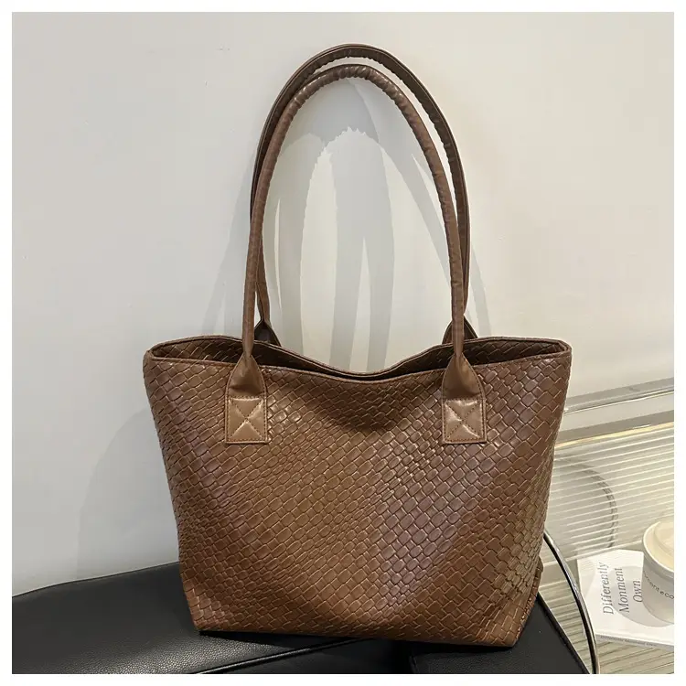 Women Woven Handbag Large Capacity Retro 2024 - Image 4