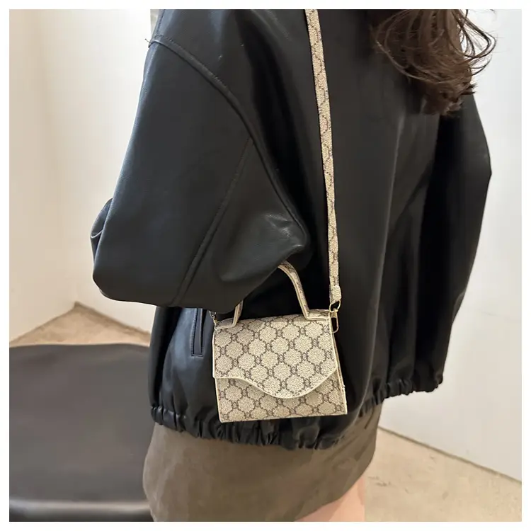 2024 New Elegant Fashion Shoulder Crossbody Bag with Textured Pattern — feature 10