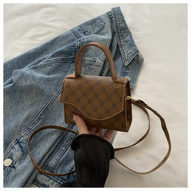 2024 New Elegant Fashion Shoulder Crossbody Bag with Textured Pattern - Image 2