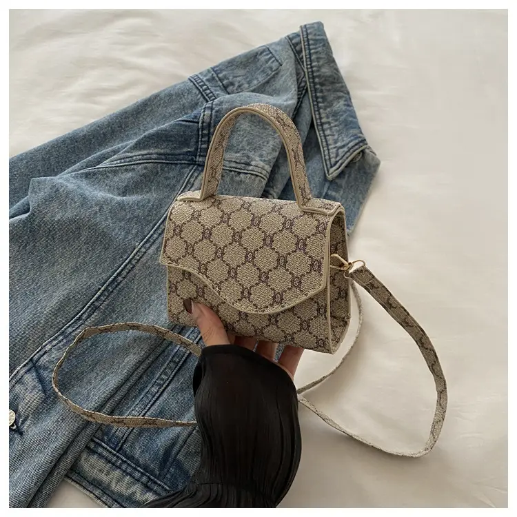 2024 New Elegant Fashion Shoulder Crossbody Bag with Textured Pattern - Image 3