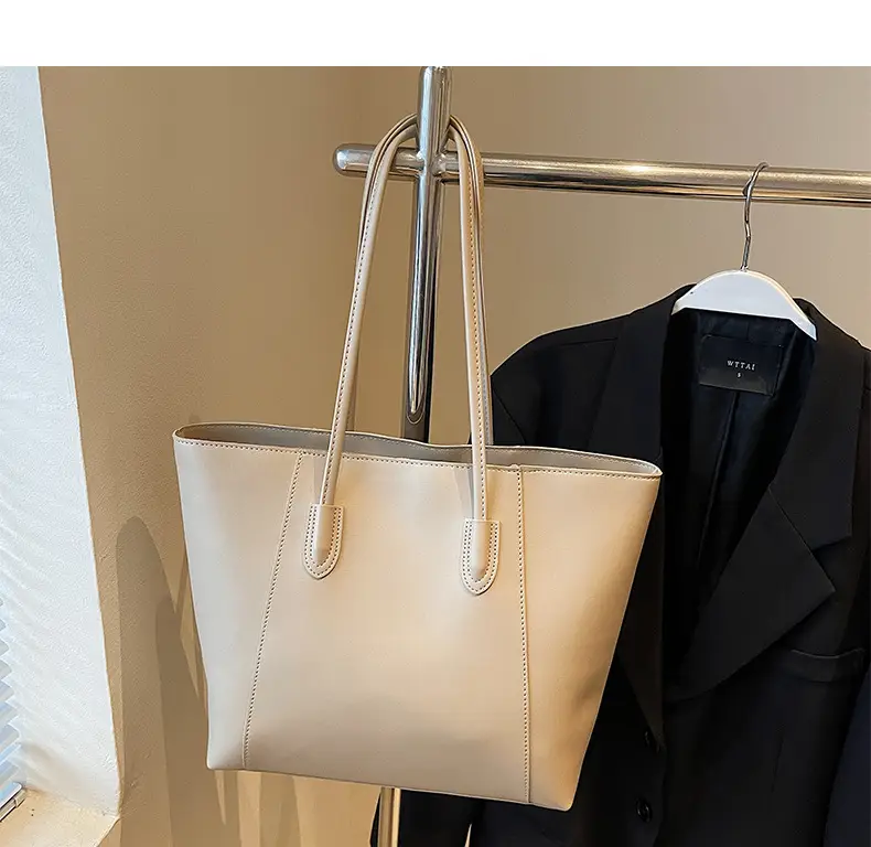 Women Large Capacity Red Leather Tote Bag — feature 21
