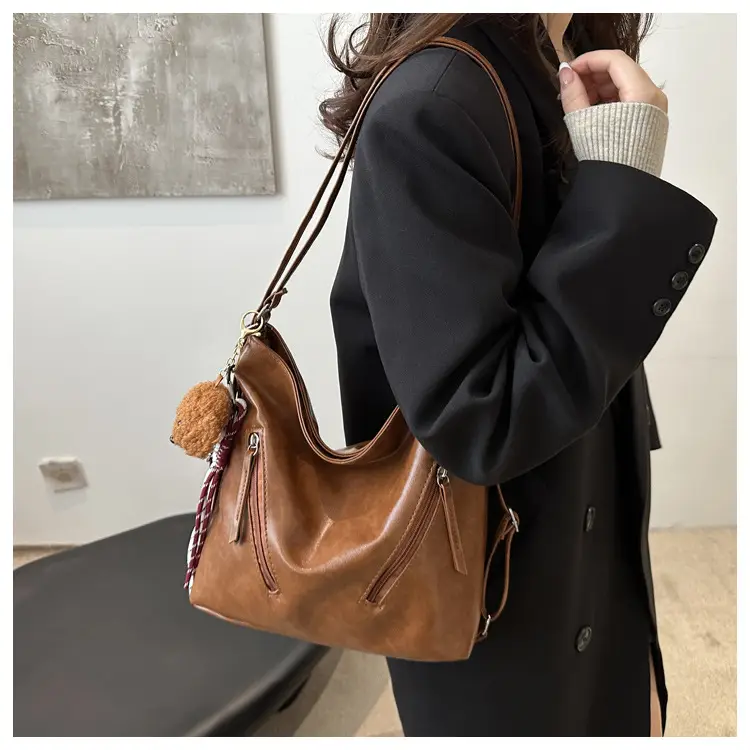 Black Leather Shoulder Bag for Women Autumn Winter — feature 8