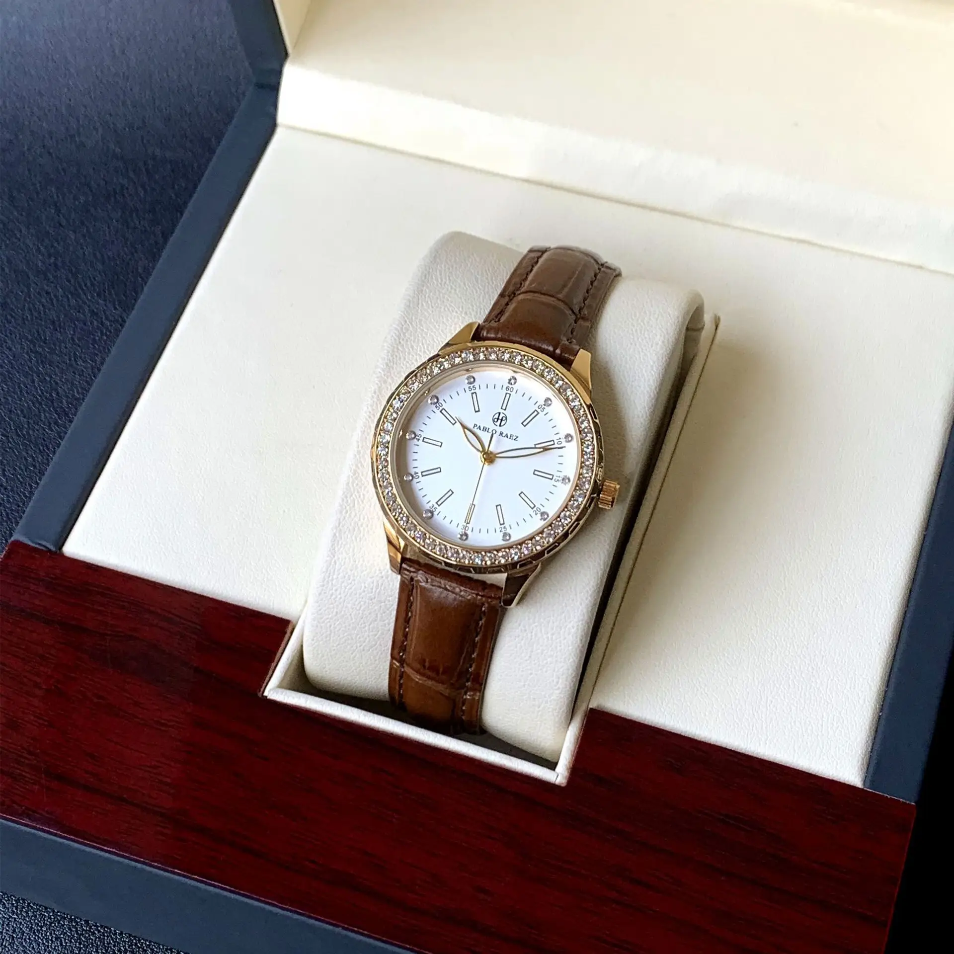 Luxury Gold Rhinestone Watch for Women Waterproof Brown Leather - Image 7