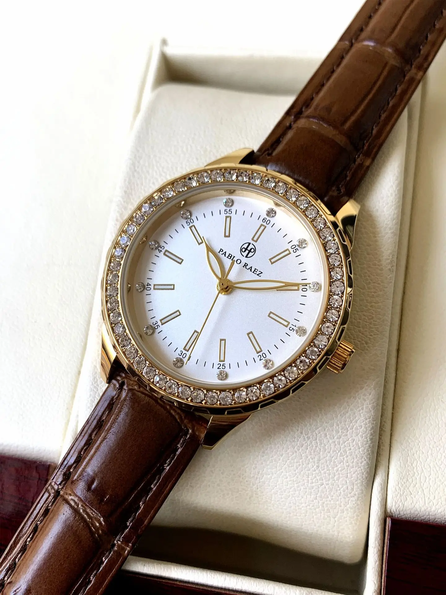Luxury Gold Rhinestone Watch for Women Waterproof Brown Leather — feature 14
