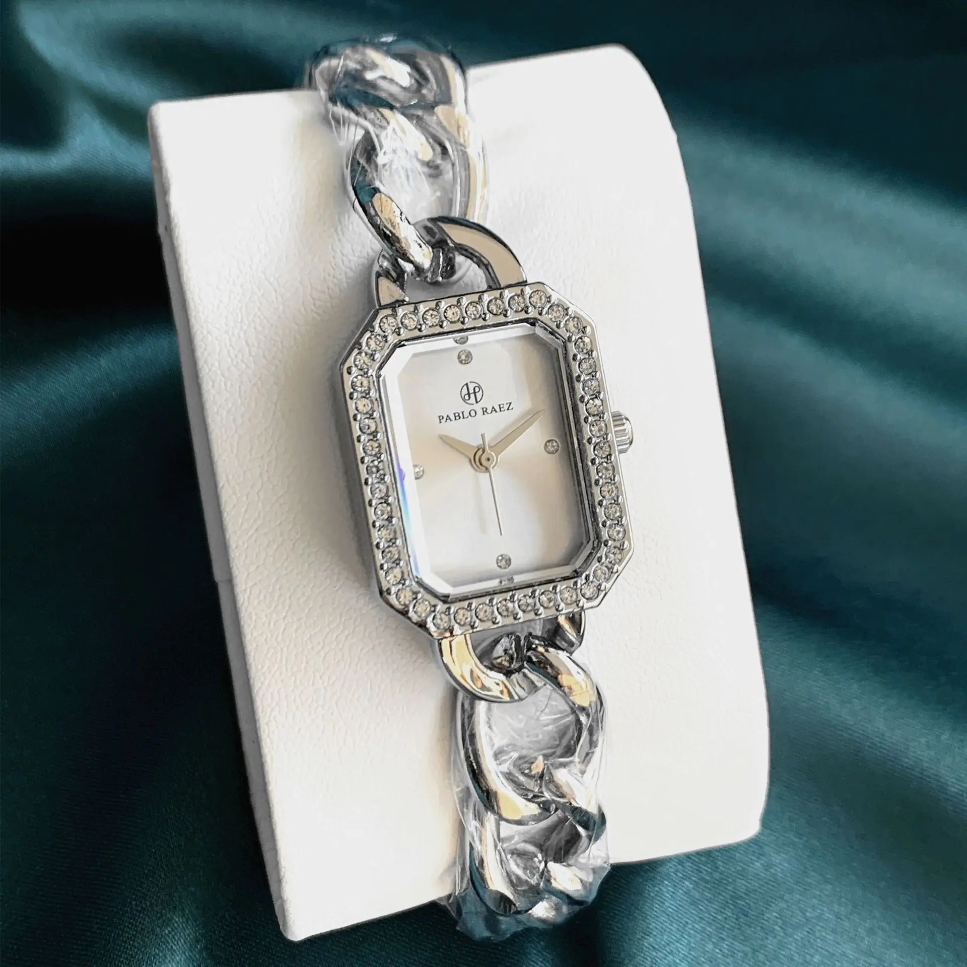 Women's Gold Chain Bracelet Quartz Watch Small - Image 2