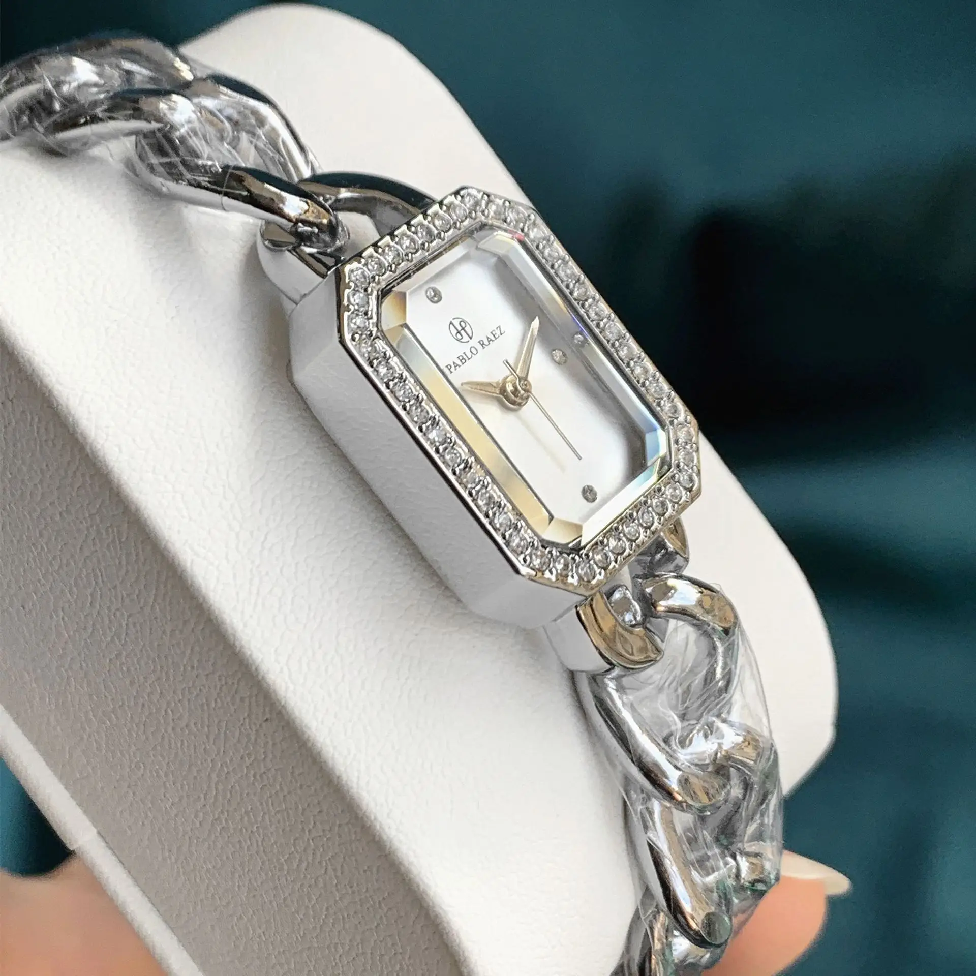 Women's Gold Chain Bracelet Quartz Watch Small - Image 8