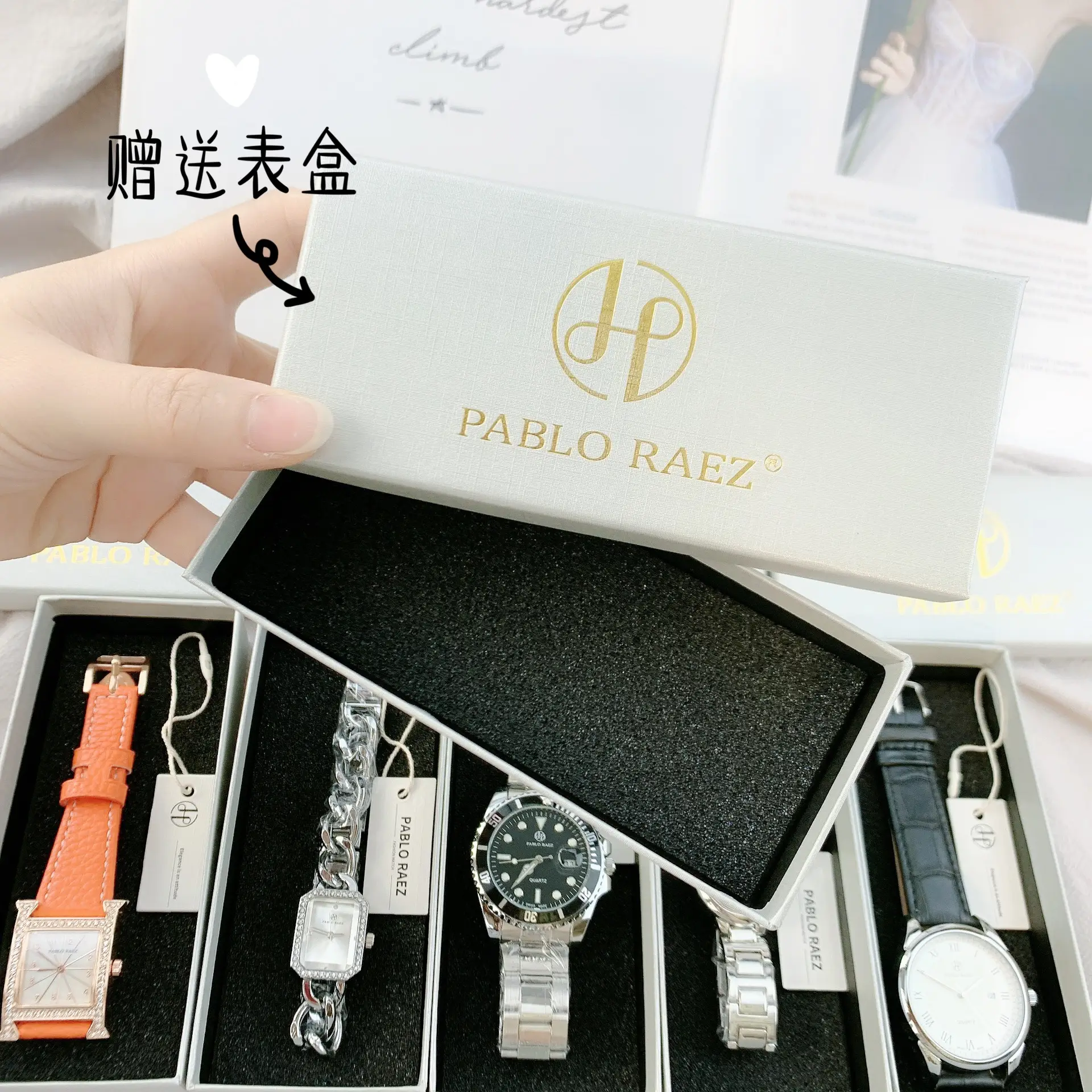 Women's Gold Chain Bracelet Quartz Watch Small — feature 35