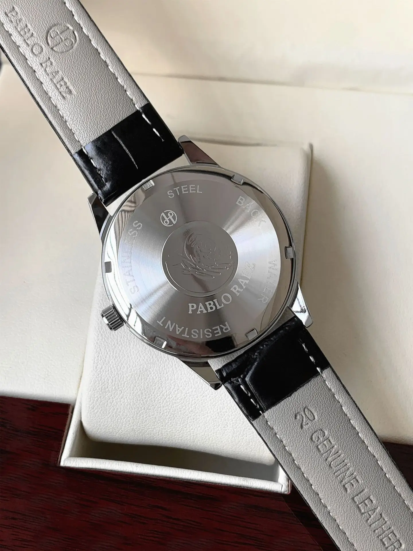 Men's Stainless Steel Quartz Watch with Calendar & Waterproof Design — feature 12