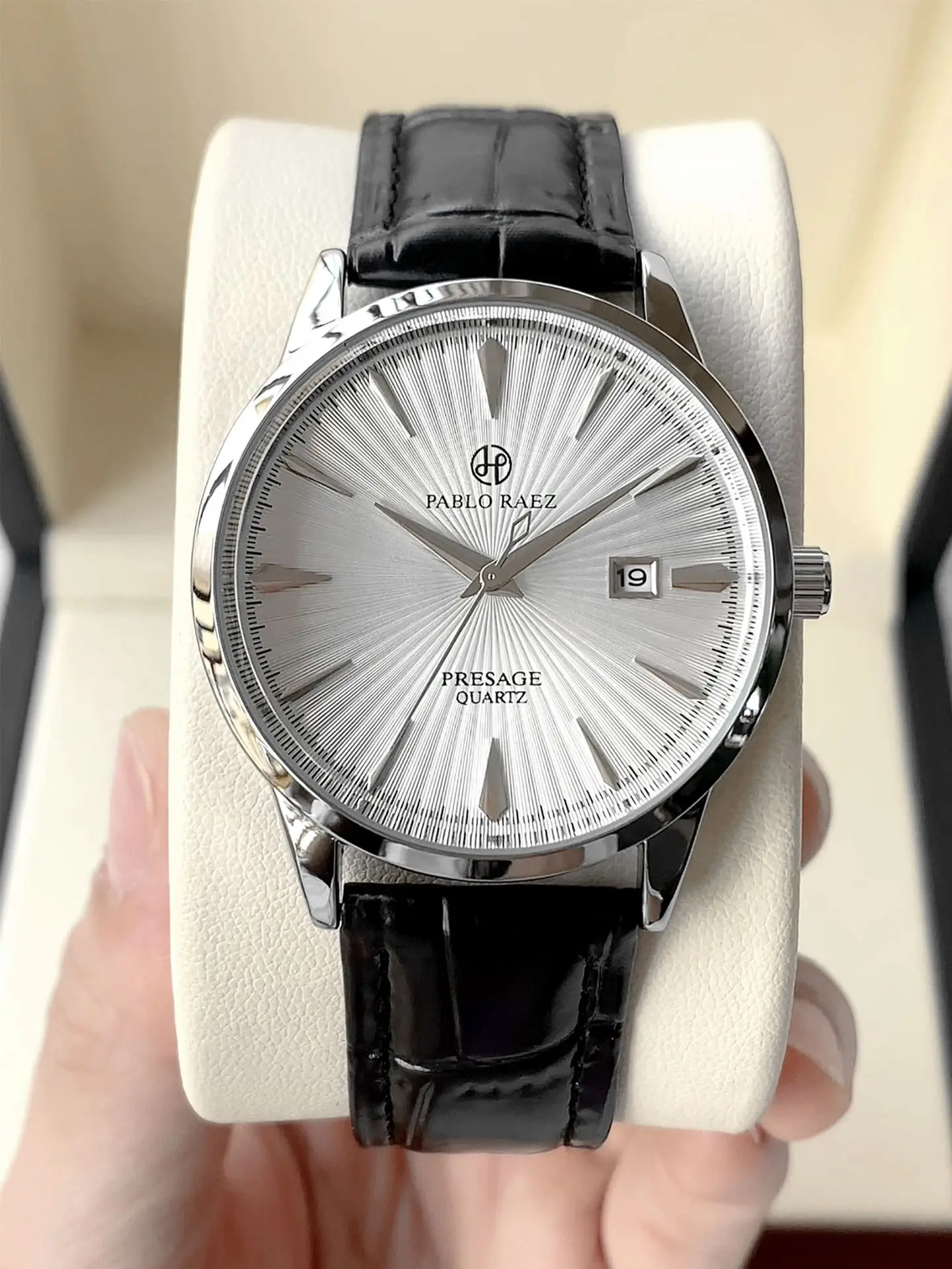 Men's Stainless Steel Quartz Watch with Calendar & Waterproof Design — feature 18