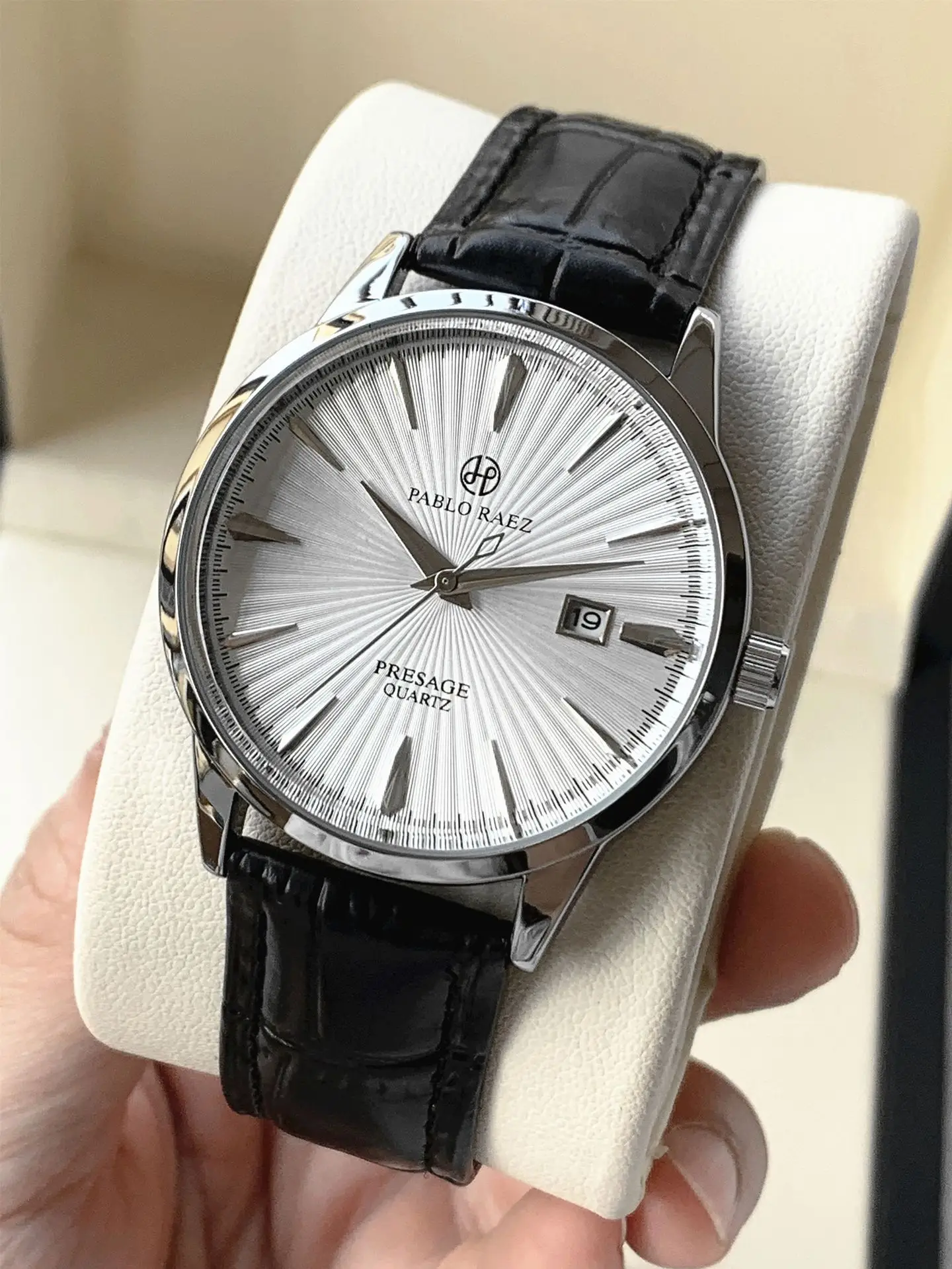 Men's Stainless Steel Quartz Watch with Calendar & Waterproof Design — feature 19