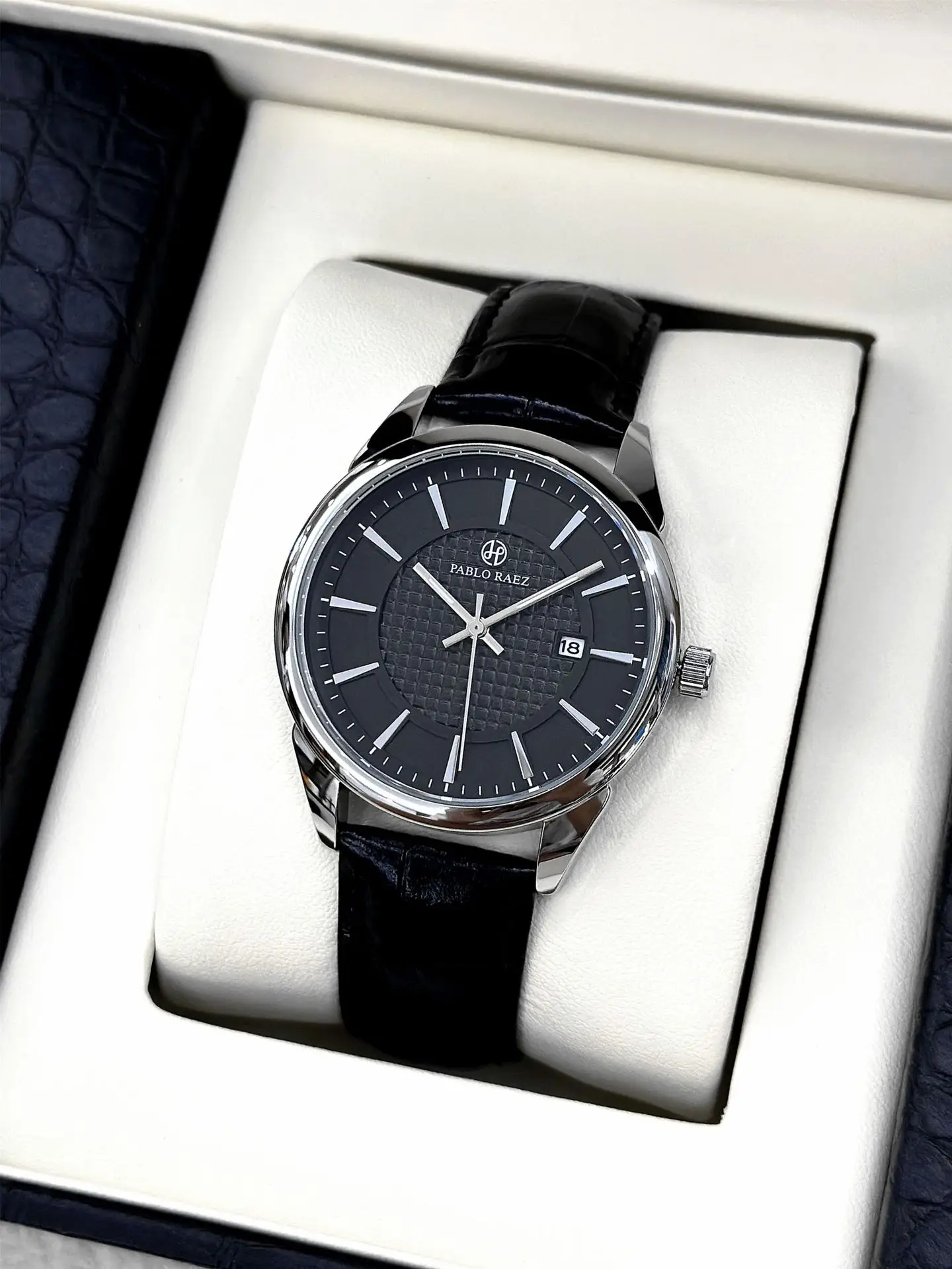 Men's Stainless Steel Belt Watch Waterproof Quartz — feature 18